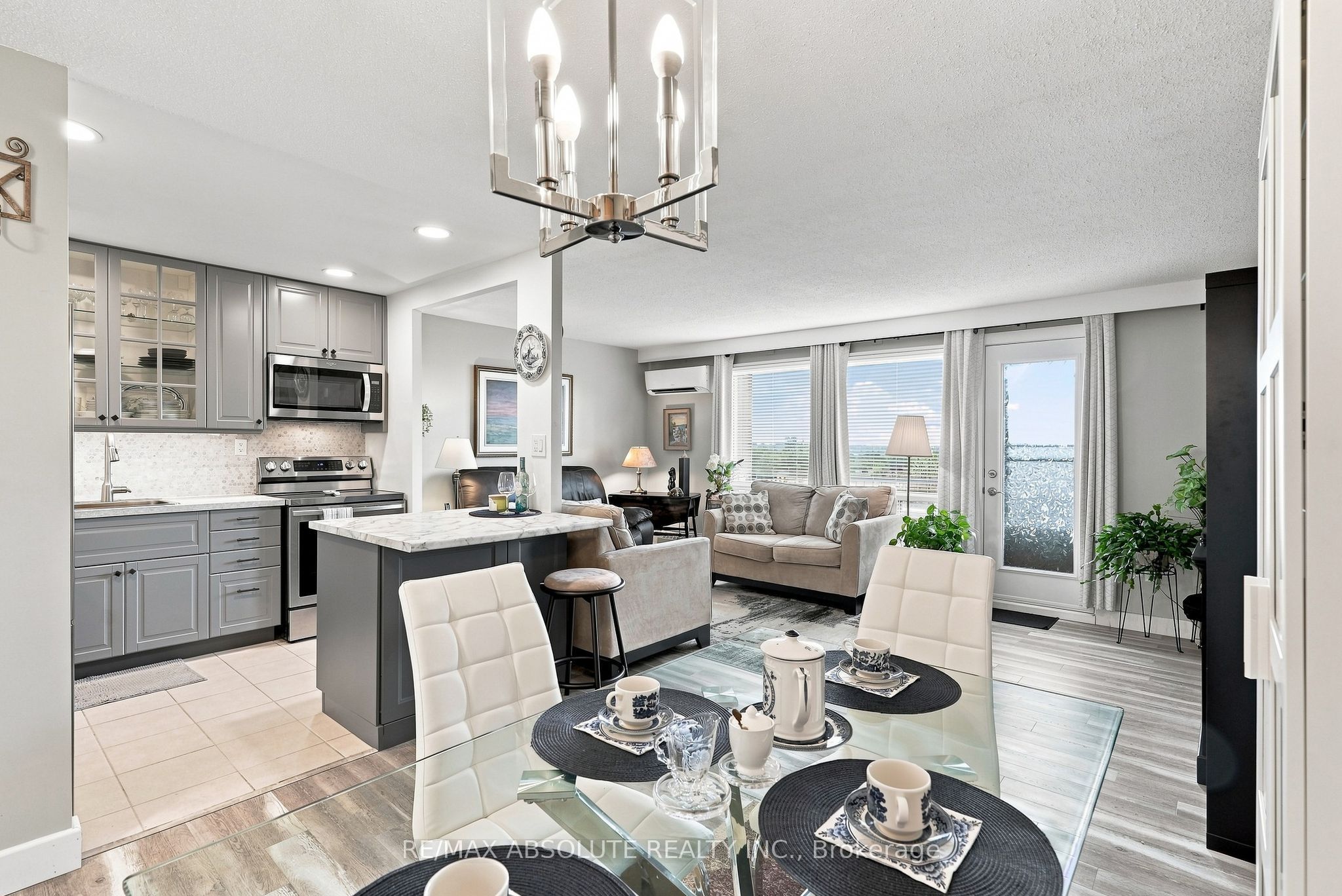 20 Chesterton Drive, Cityview - Parkwoods Hills - Rideau Shore, ON K2E 6Z7 photo 5