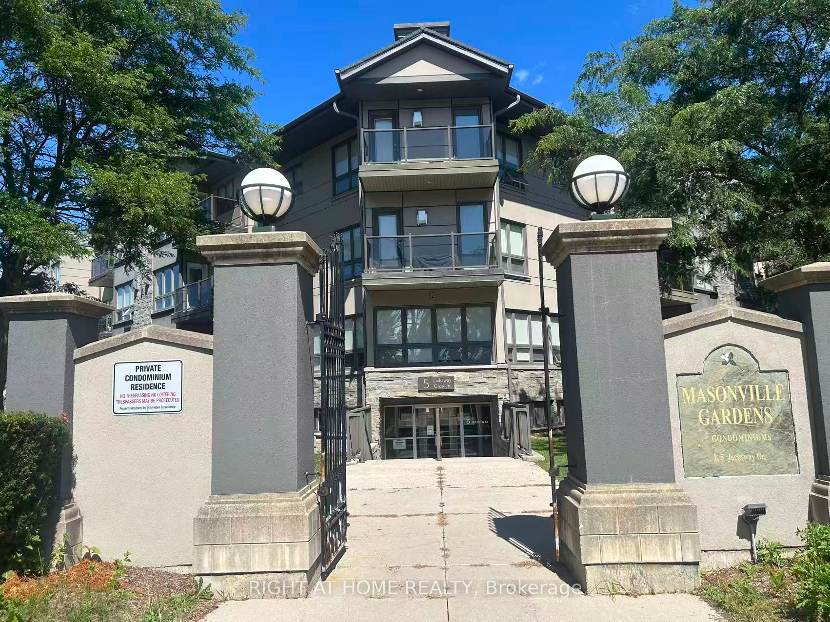 5 Jacksway Crescent 318, London North, ON N5X 3T6