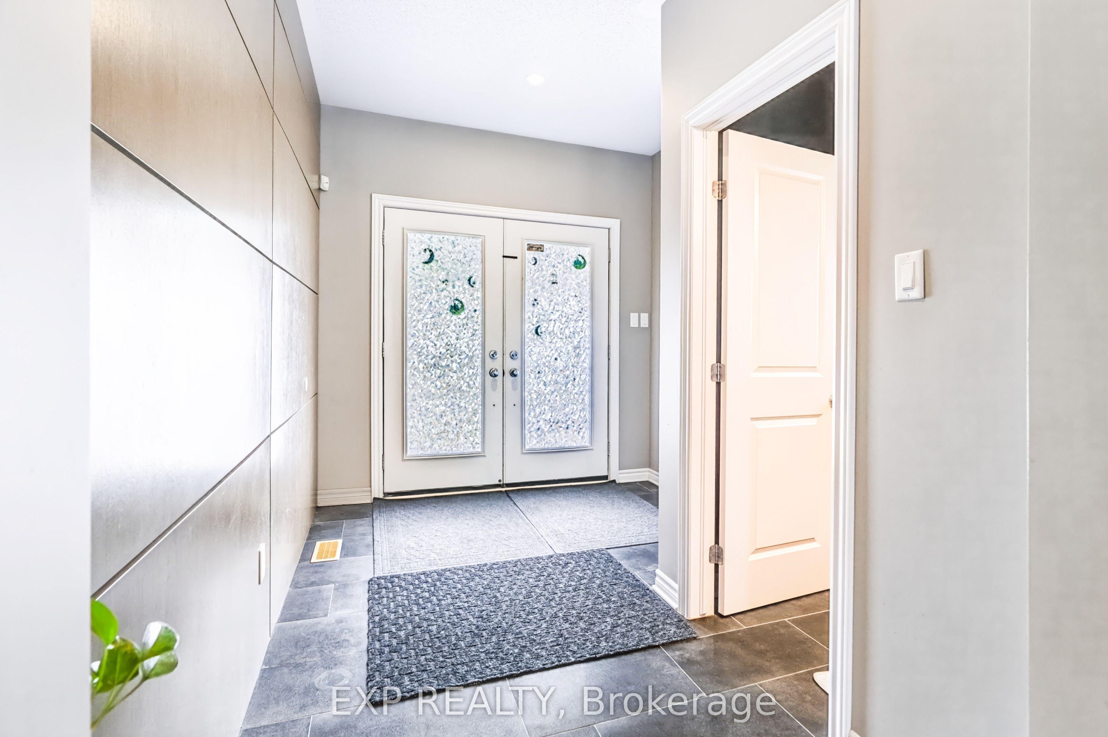 513 Egret Way W, Barrhaven, ON K2C 3H2 photo 3