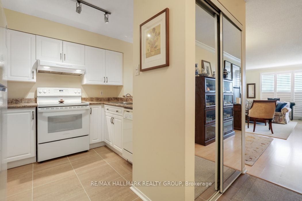 545 St Laurent Boulevard 1006, Manor Park - Cardinal Glen and Area, ON K1K 4H9 photo 5