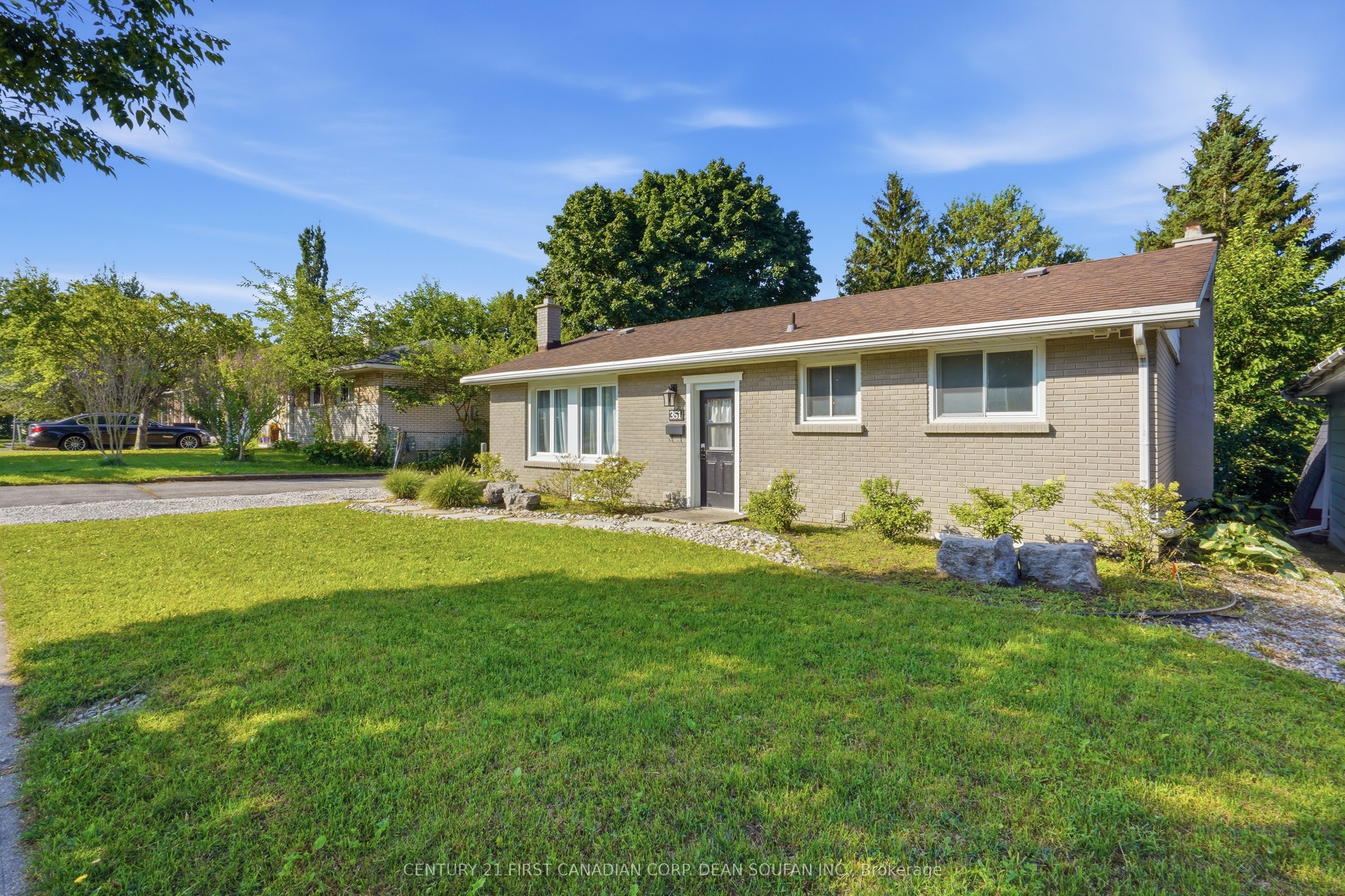 351 Briarhill Avenue, London East, ON N5Y 1P1 photo 2