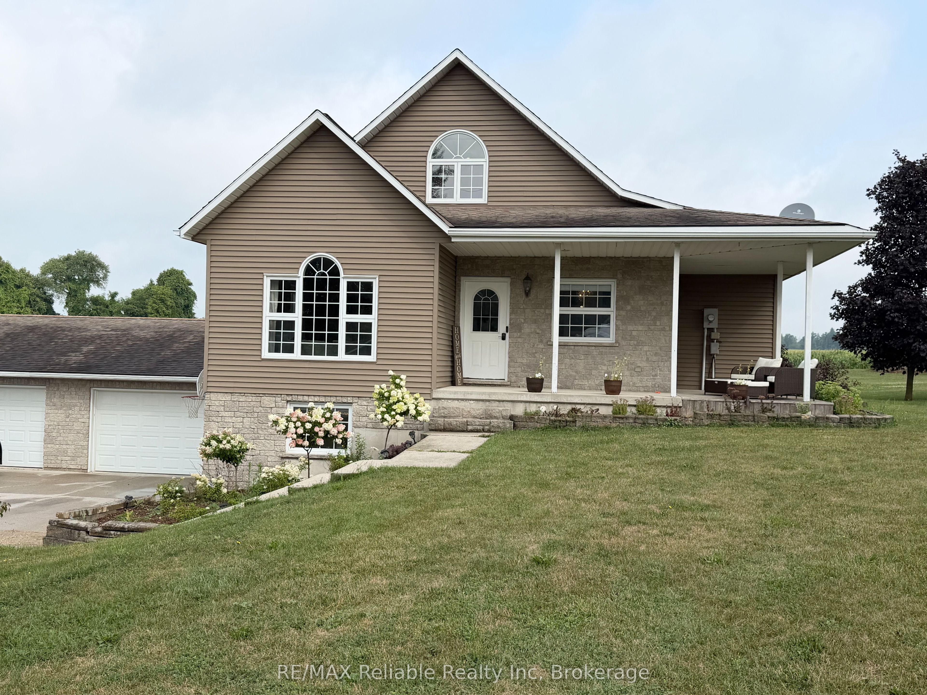 69 Queen Street, Morris Turnberry, ON N0G 1G0 photo 2