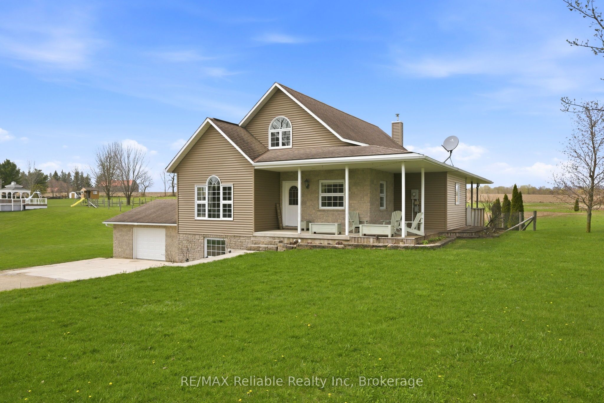 69 Queen Street, Morris Turnberry, ON N0G 1G0 photo 3
