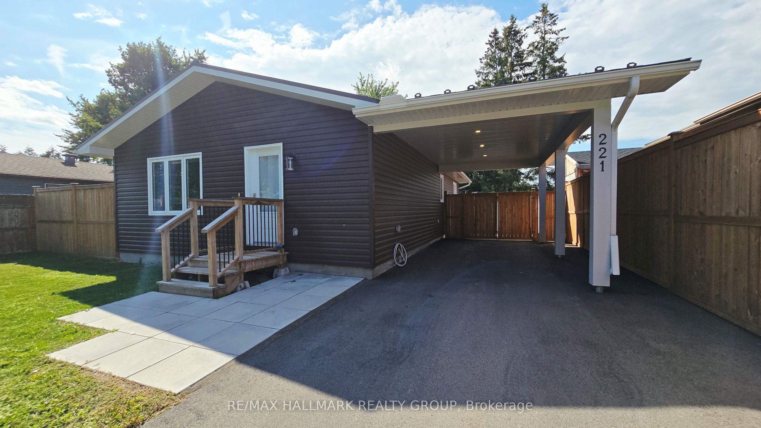 221 Castlefrank Road, Kanata, ON K2L 1T4 photo 2
