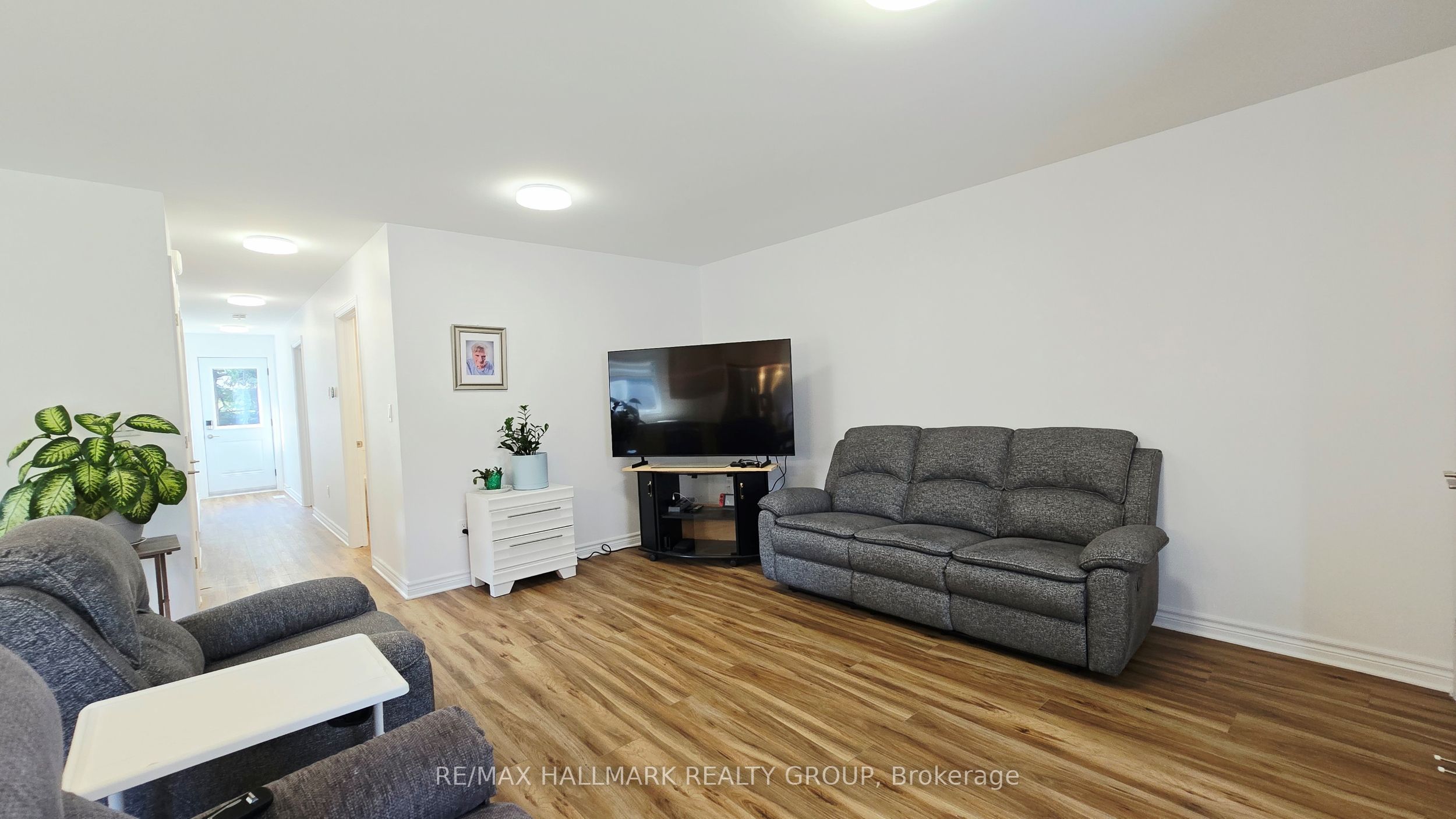 221 Castlefrank Road, Kanata, ON K2L 1T4 photo 3