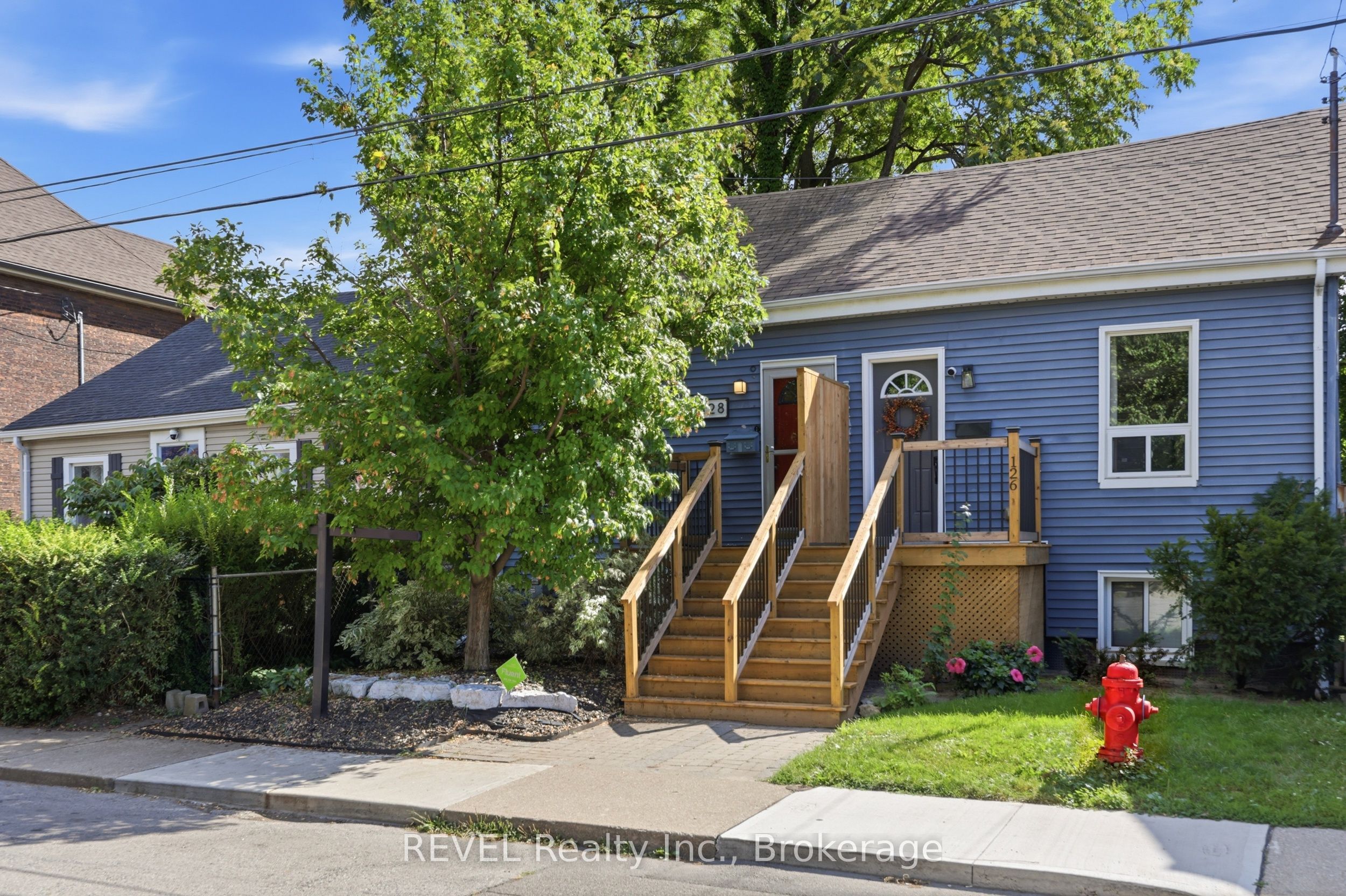 128 Robert Street, Hamilton, ON L8L 2P6 photo 2