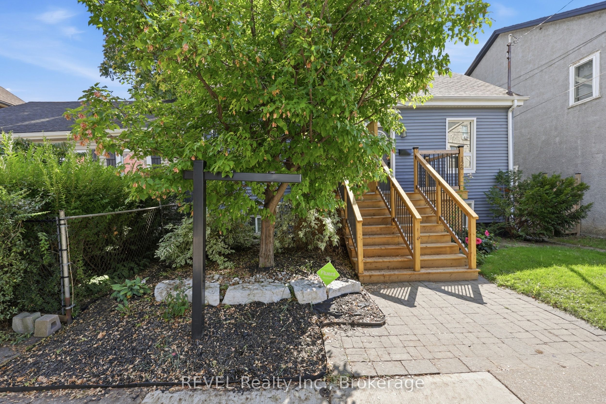 128 Robert Street, Hamilton, ON L8L 2P6 photo 3