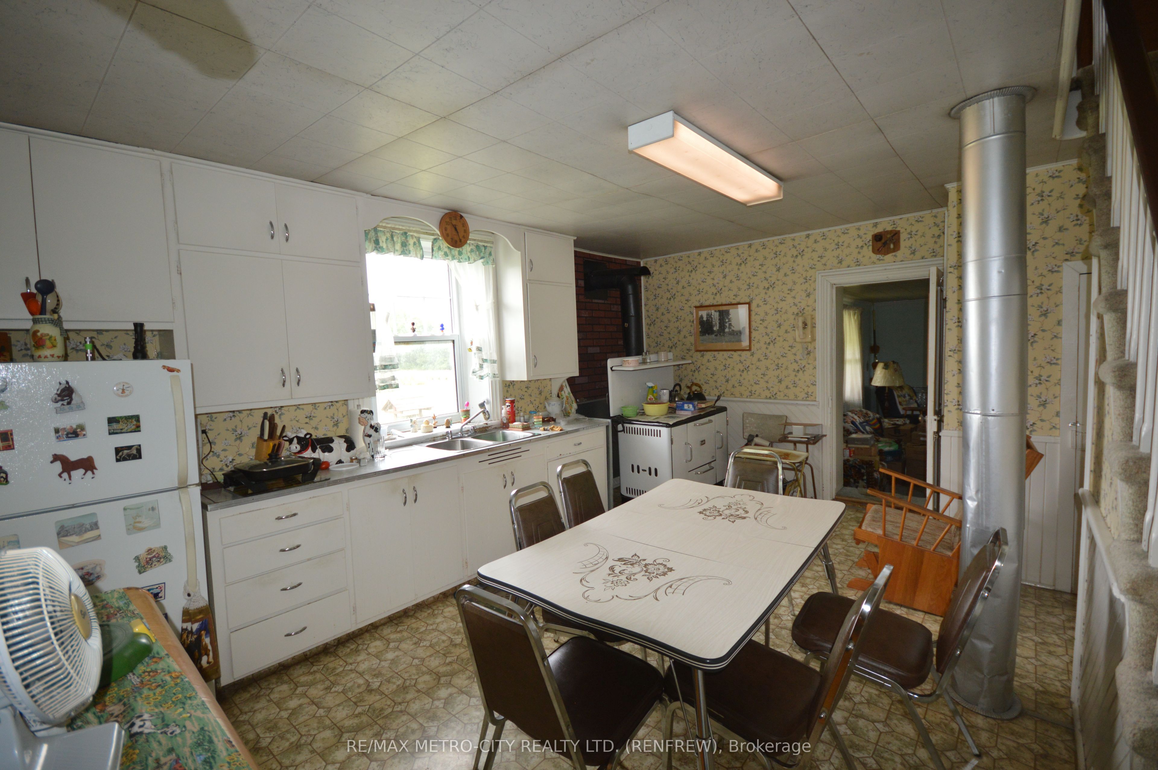 14308 B Highway 60 Highway, Killaloe, Hagarty and Richards, ON K0J 1X0 photo 2