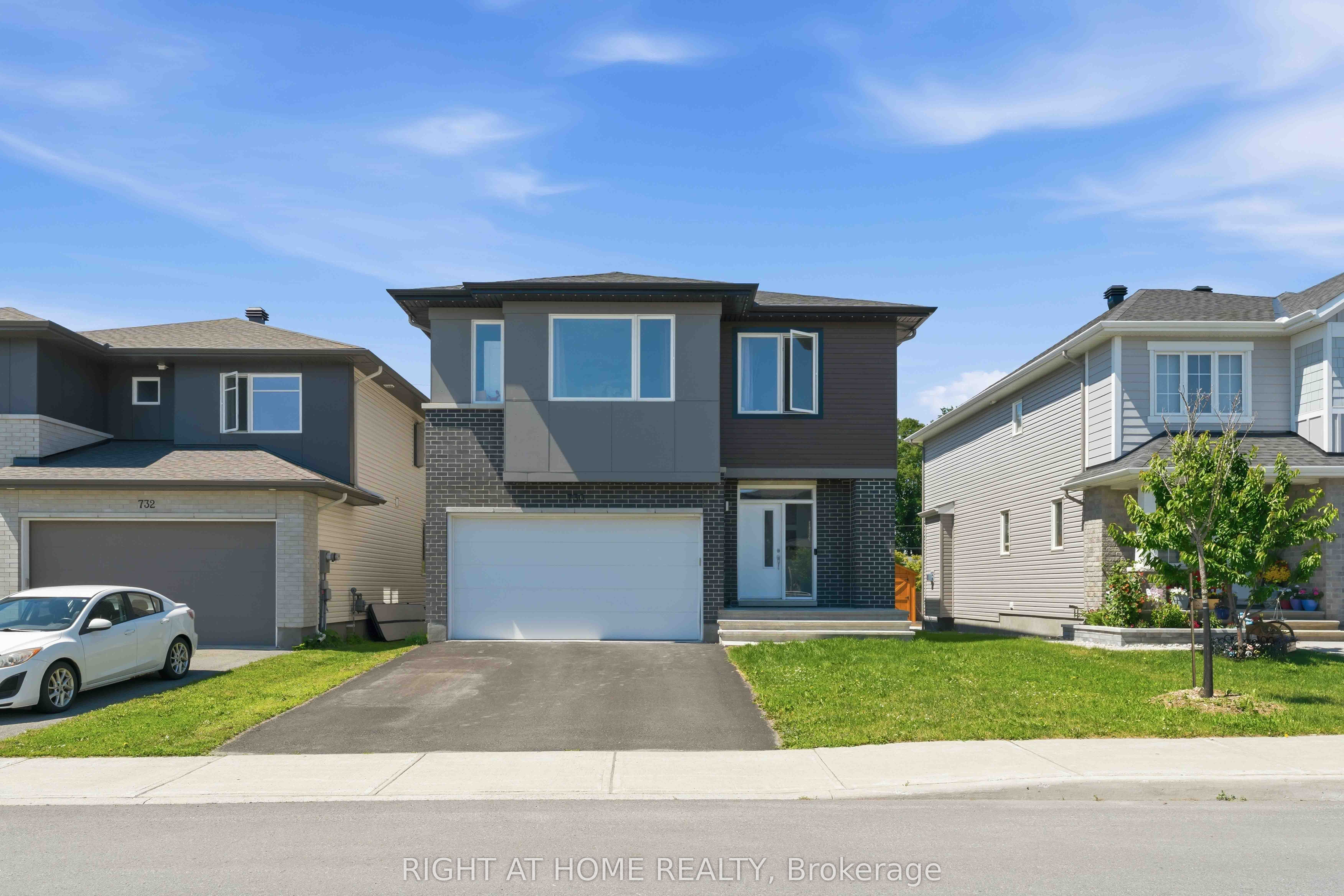 730 Kirkham Crescent, Stittsville - Munster - Richmond, ON K2A 2Z0