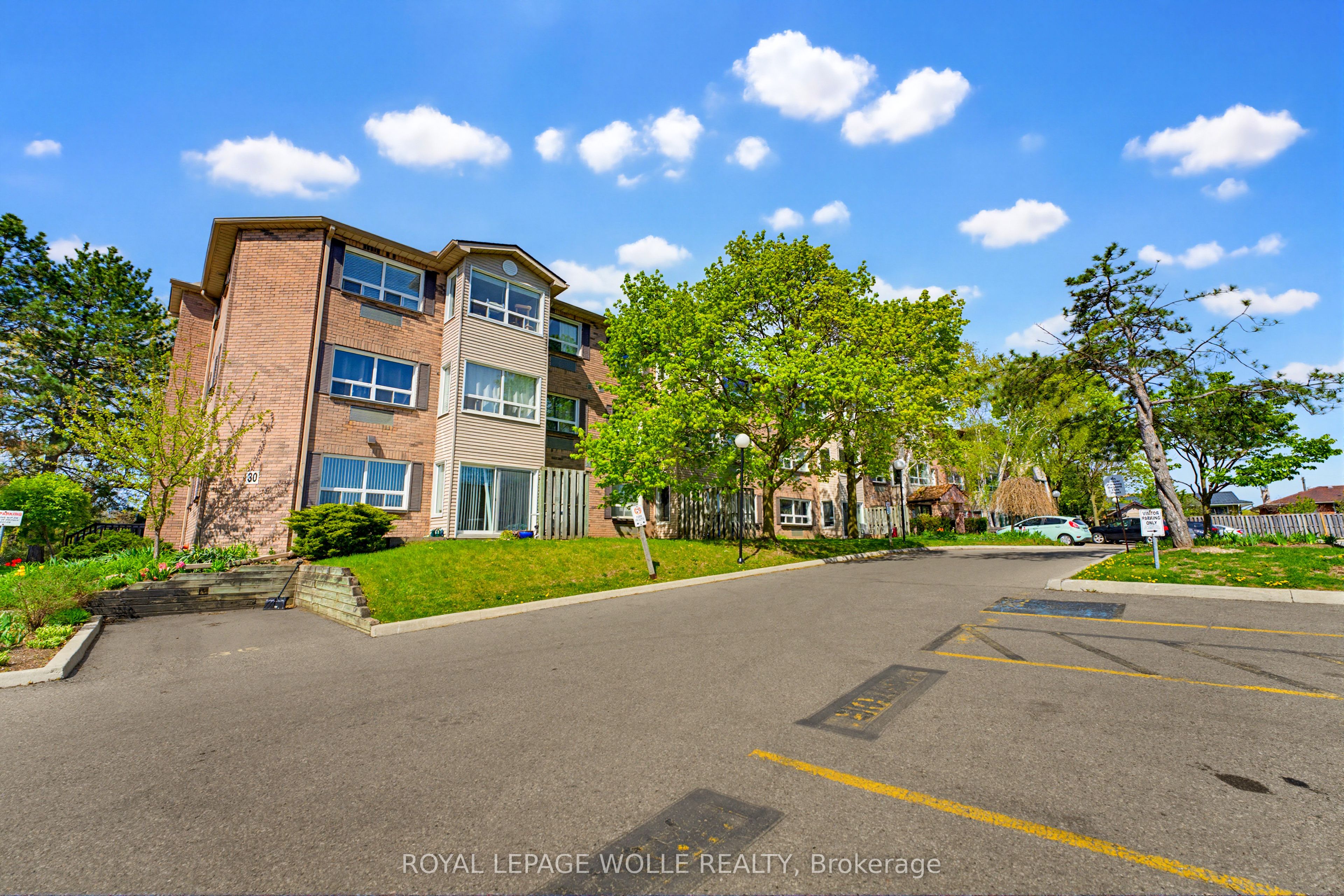 30 Hugo Crescent 110, Kitchener, ON N2M 3Z2 photo 2