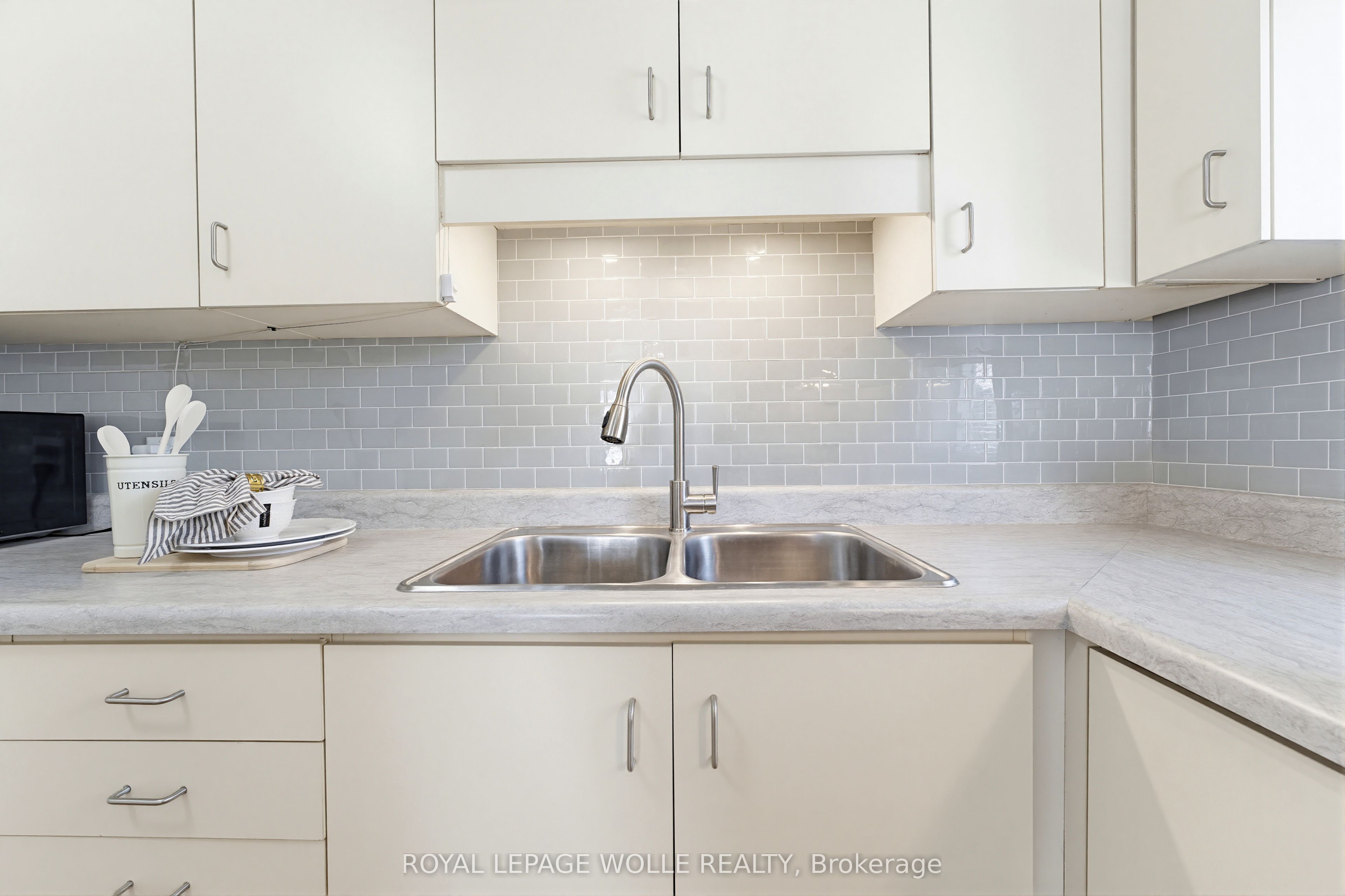 30 Hugo Crescent 110, Kitchener, ON N2M 3Z2 photo 5