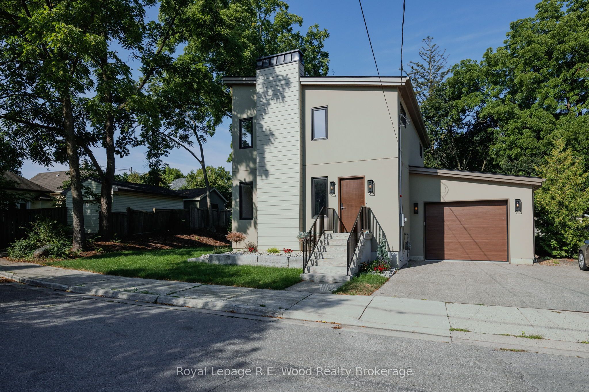 14 Lundy Lane, London South, ON N6C 3G5 photo 2