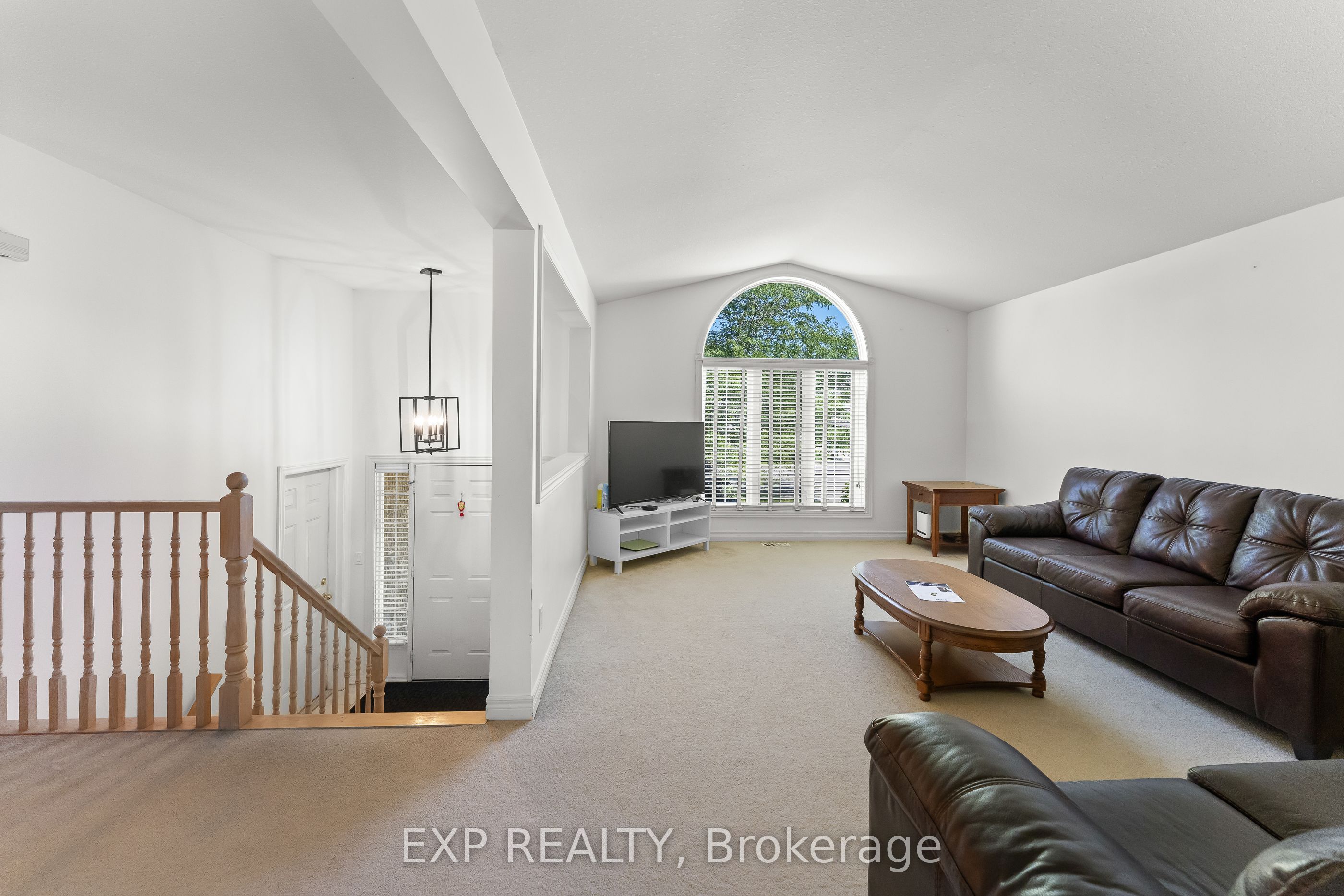 120 REDWOOD Court, Welland, ON L3C 7C4 photo 5