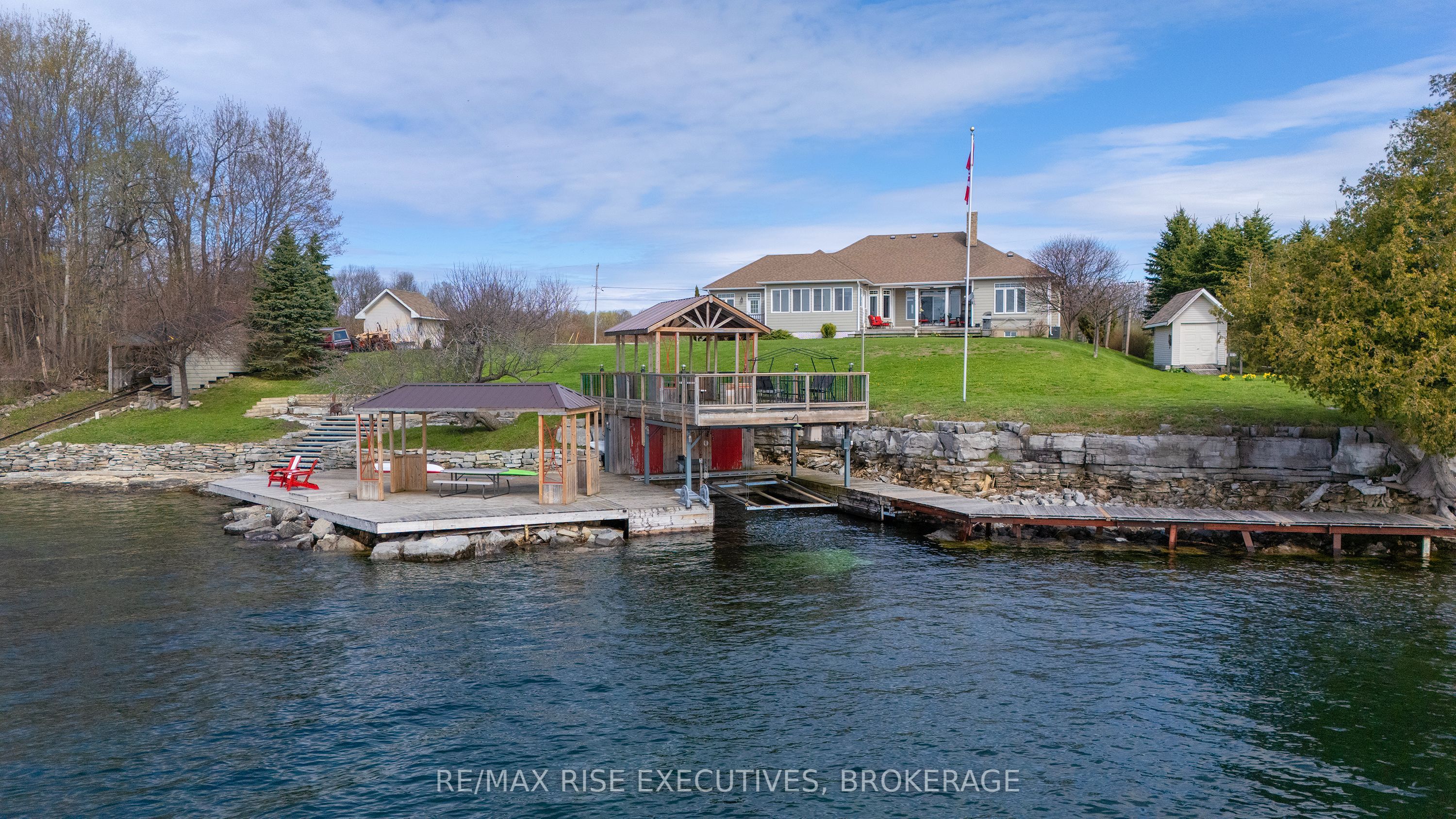 255 Good Friend Drive, Frontenac Islands, ON K7G 2V6