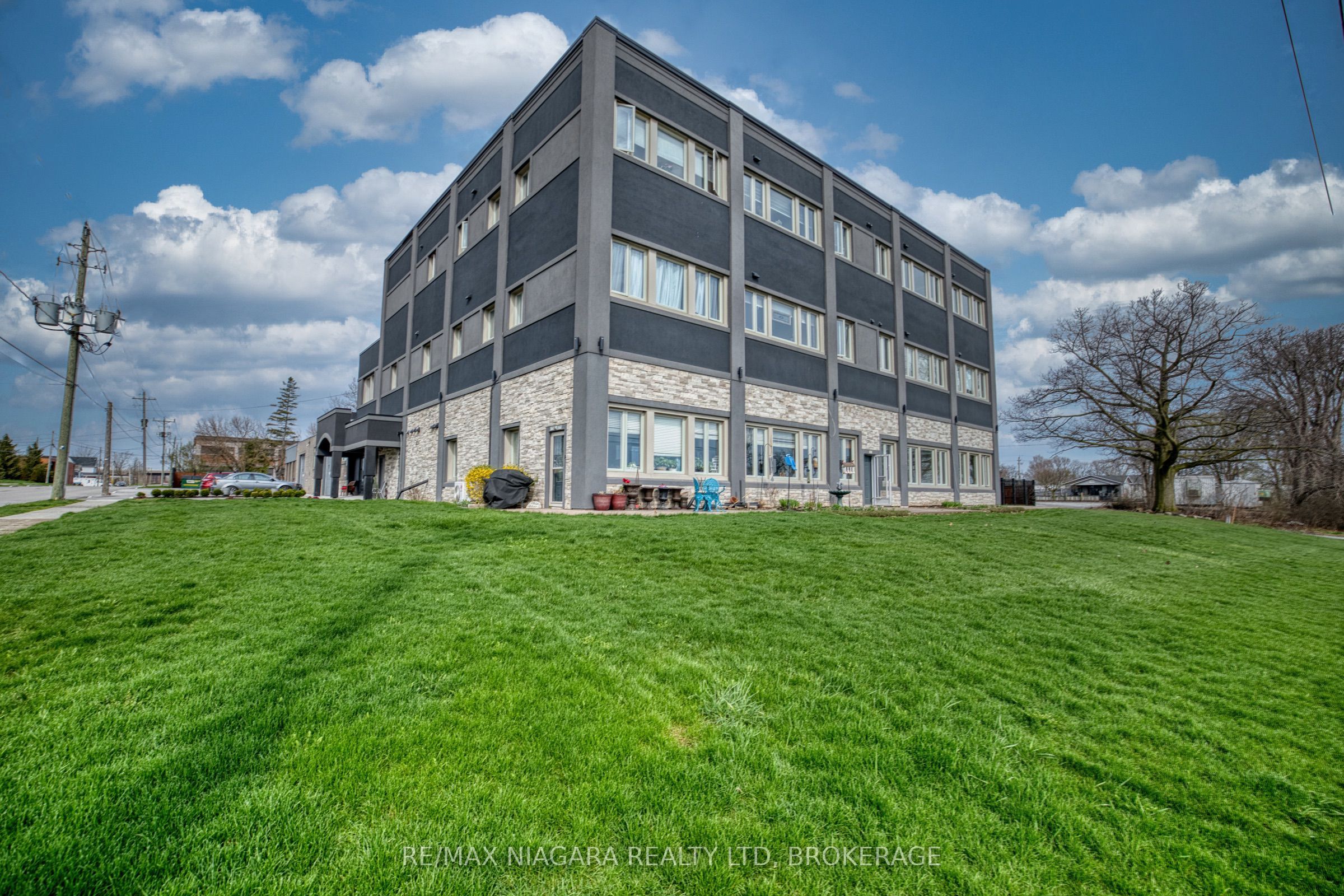 2 Lewis Street Unit #12, Fort Erie, ON L2A 2P7