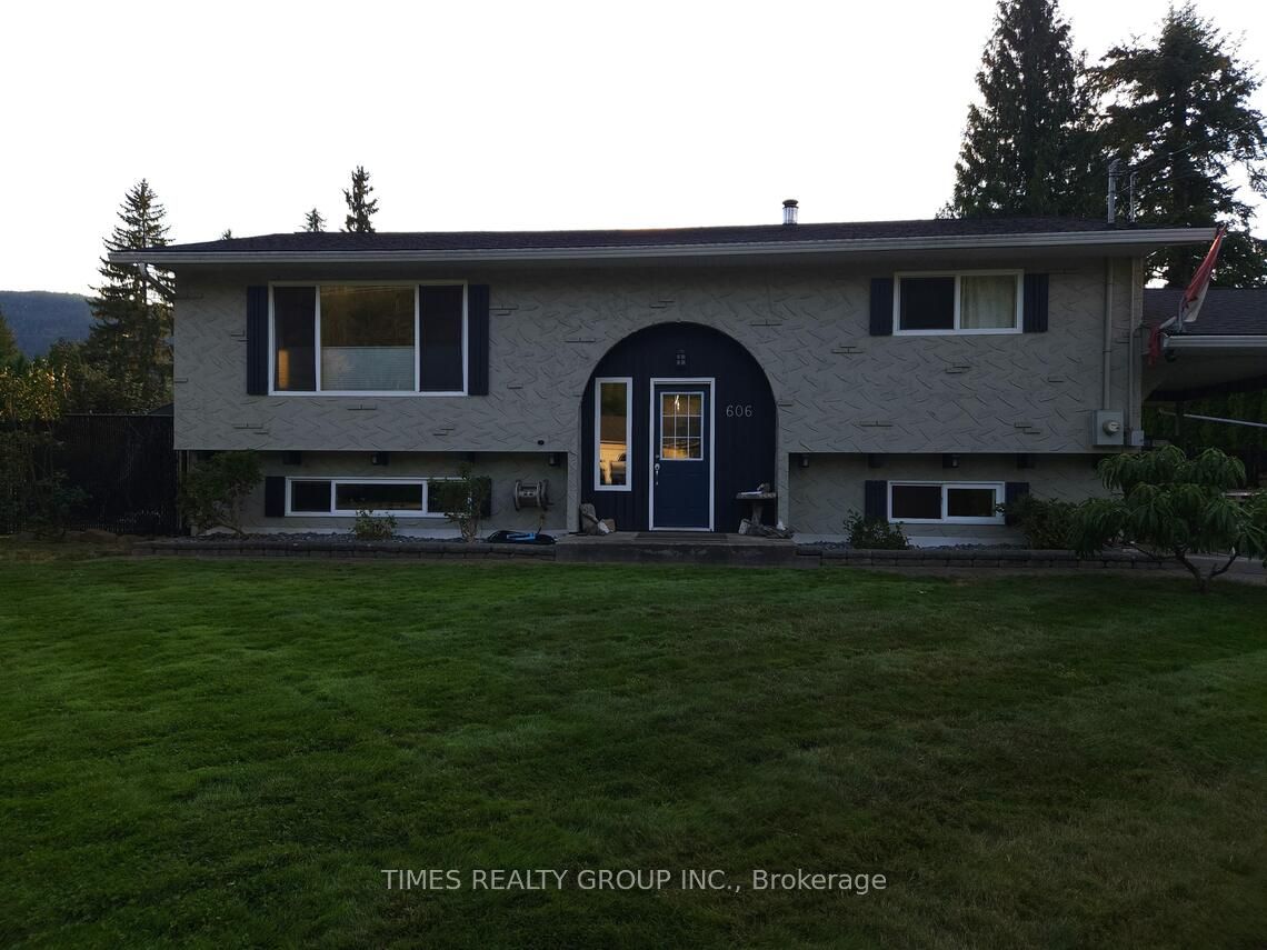 606 Gillis Avenue, Out of Area, BC V0E 2V0