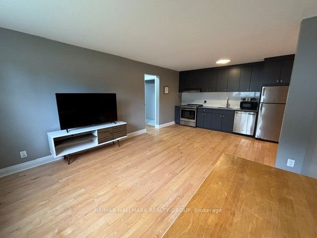 245 DES PERES BLANCS Avenue 1, Vanier and Kingsview Park, ON K1L 7L8 photo 5
