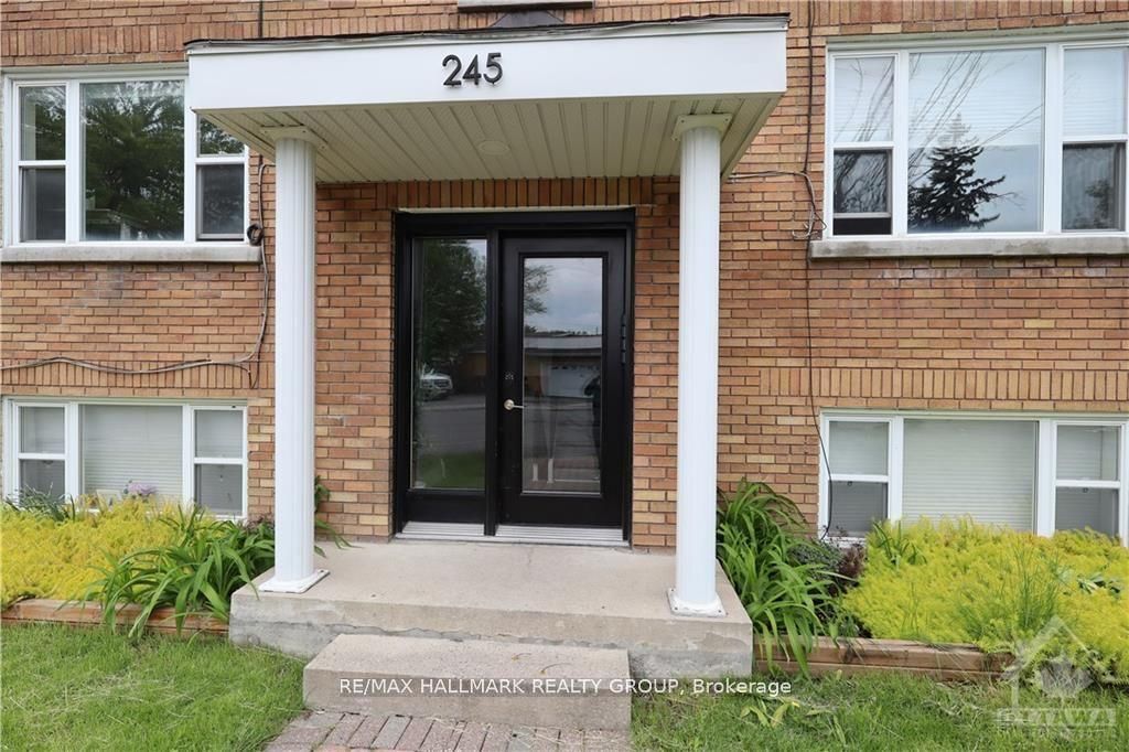 245 DES PERES BLANCS Avenue 7, Vanier and Kingsview Park, ON K1L 7L8 photo 2