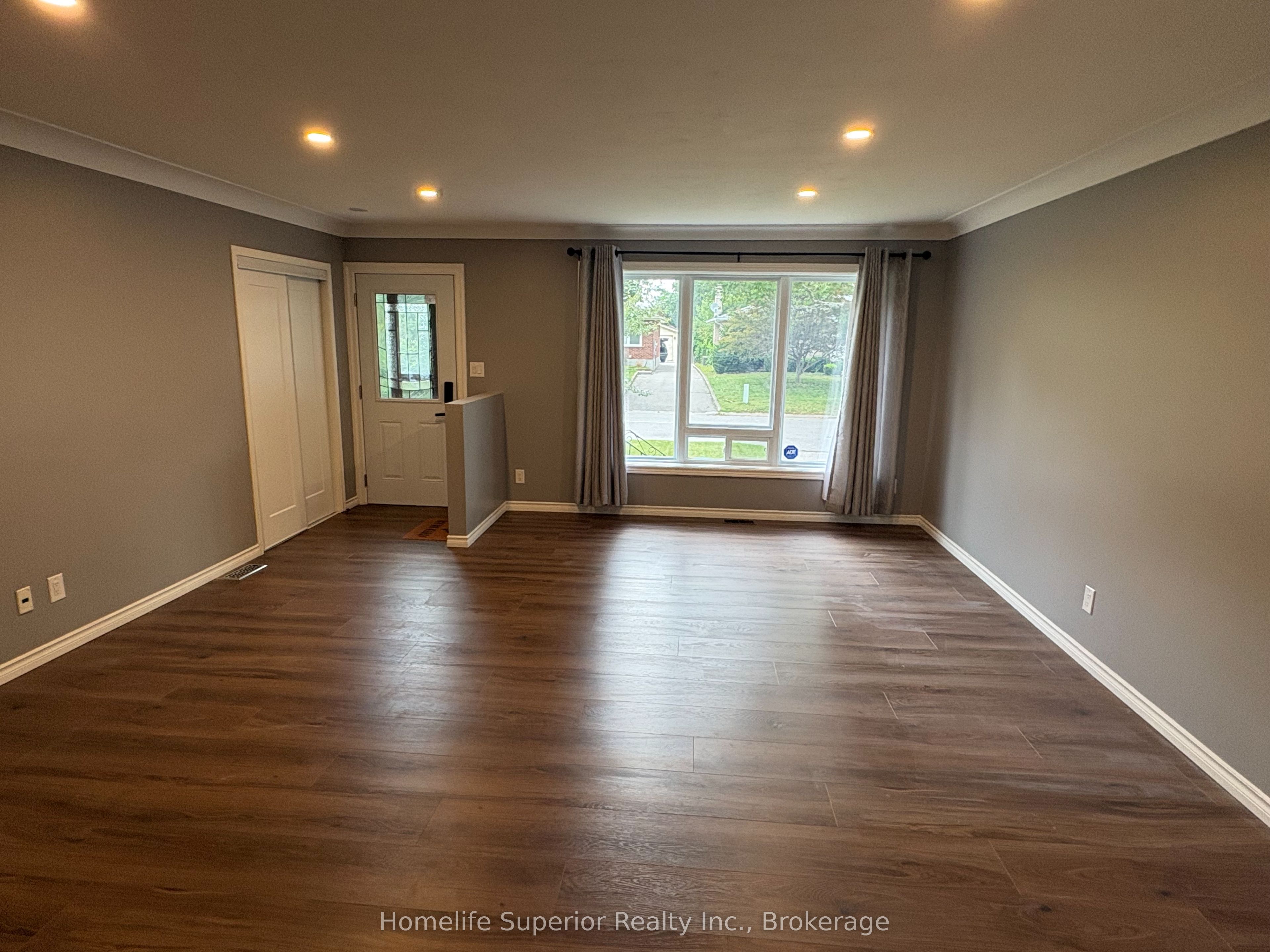 41 Whiltshire Drive N, Brantford, ON N3R 5B1 photo 2