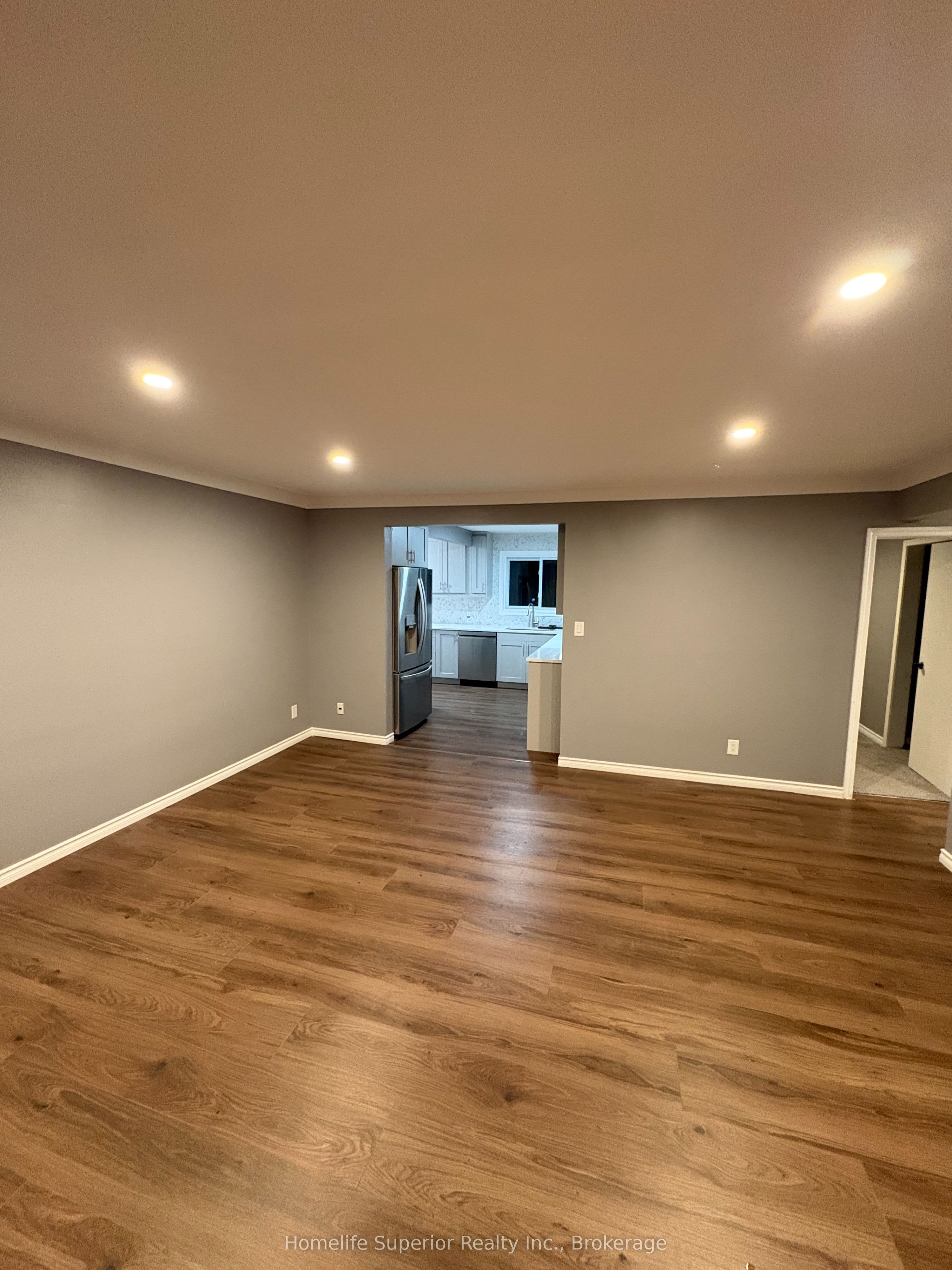 41 Whiltshire Drive N, Brantford, ON N3R 5B1 photo 3