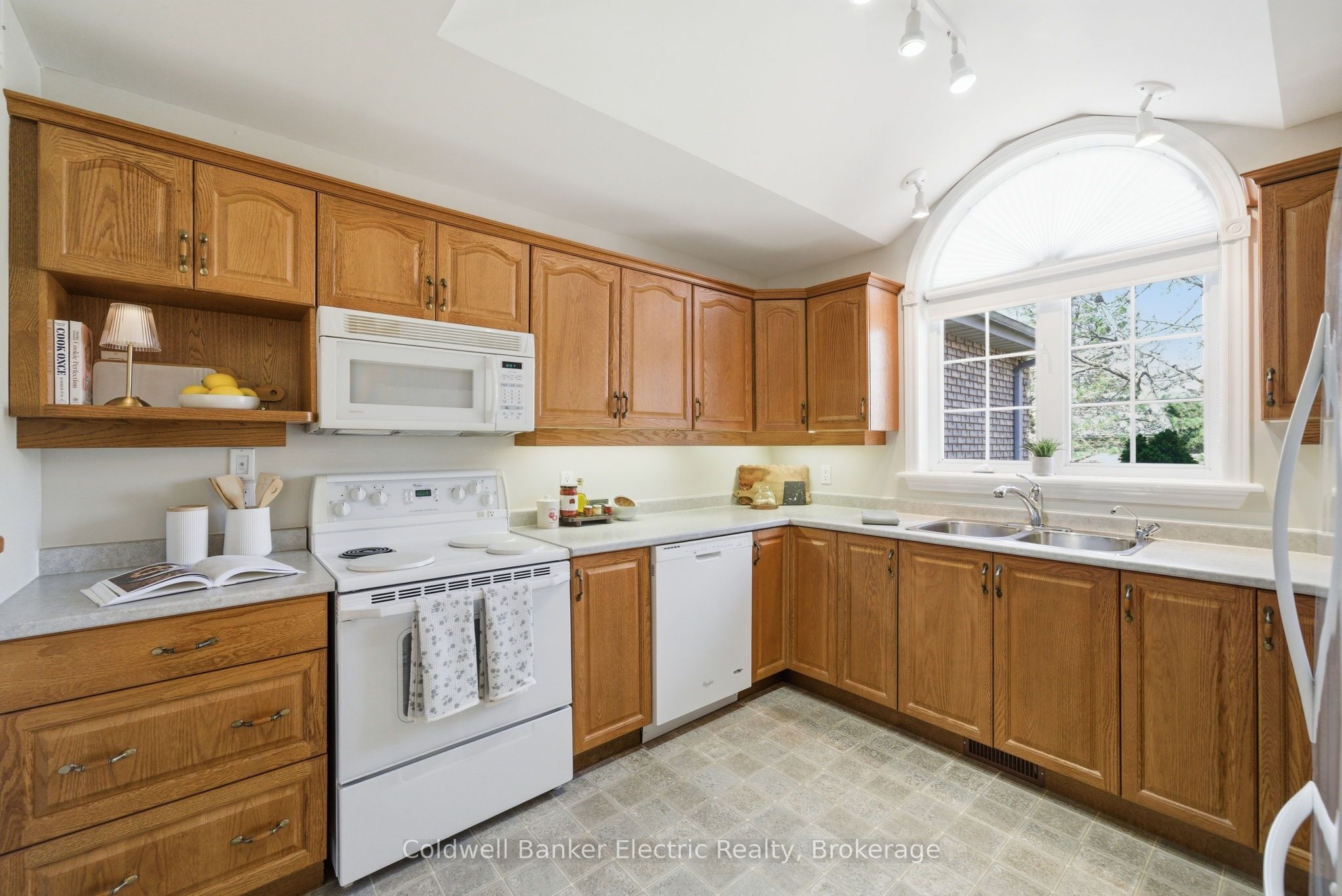 300 Franmor Drive 40, Peterborough, ON K9H 7R2 photo 5
