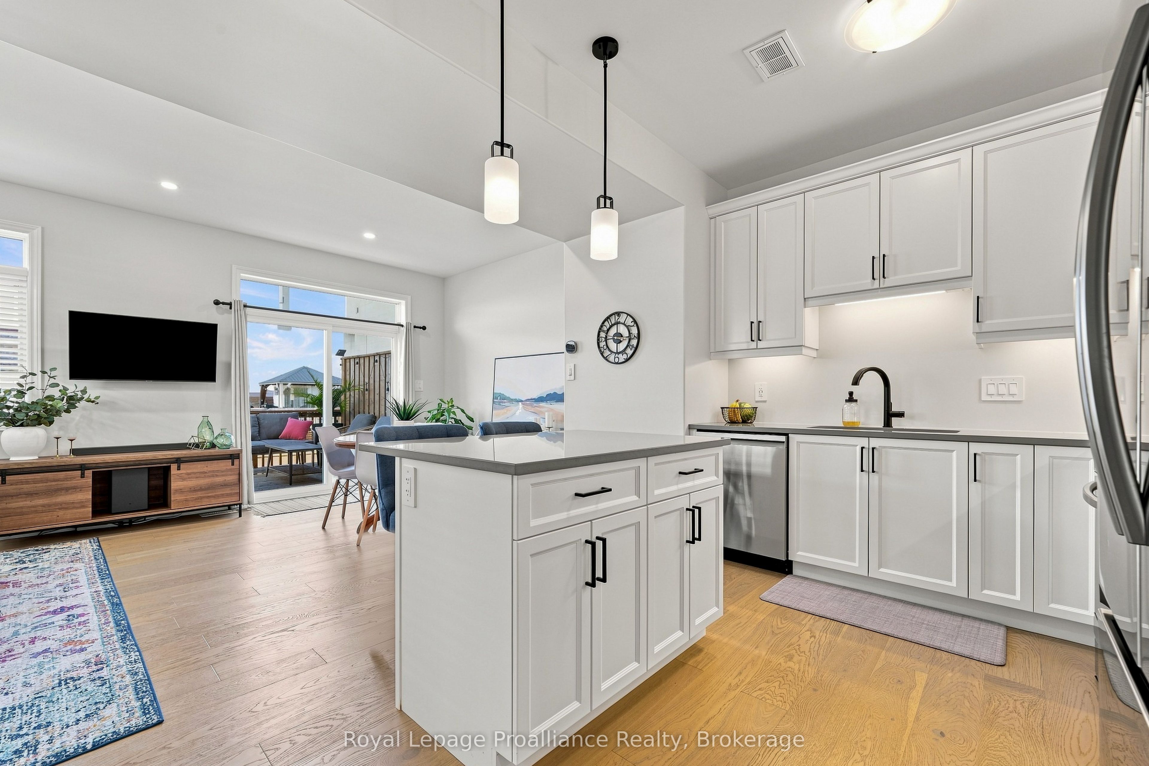 14 Otonabee Street, Belleville, ON K8N 0T3 photo 3