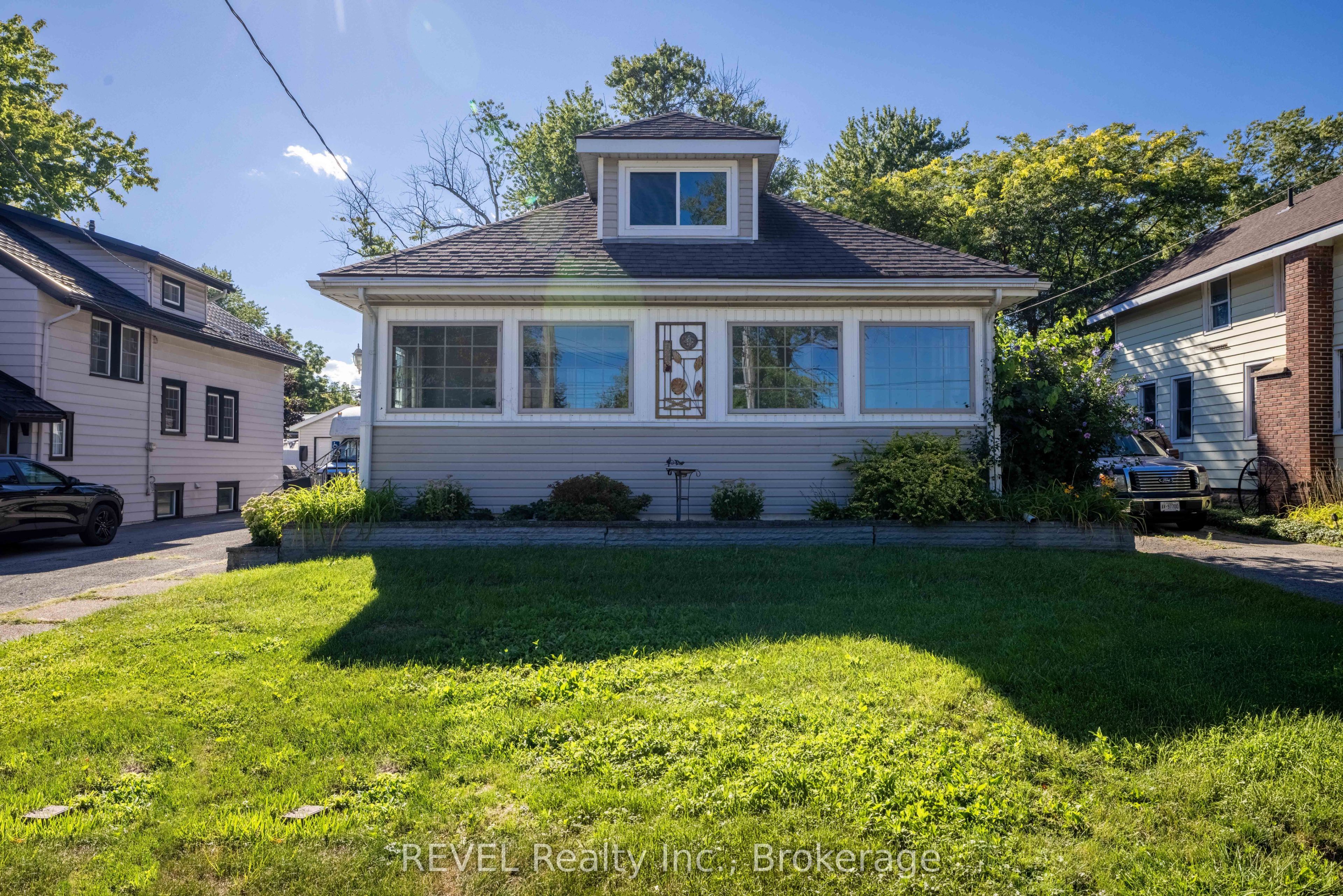 272 High Street, Fort Erie, ON L2A 3R3 photo 3