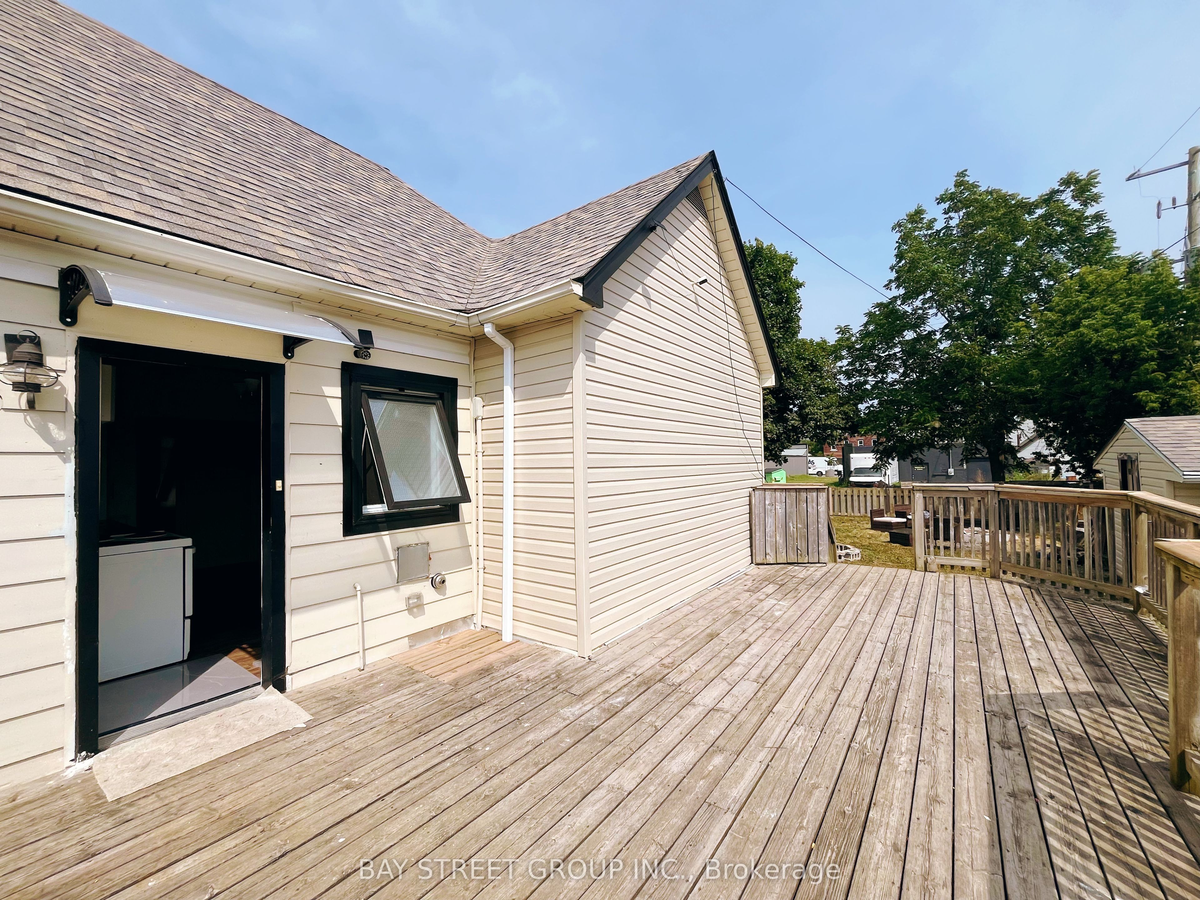 70 Courtwright Street Back, Fort Erie, ON L2A 2R7