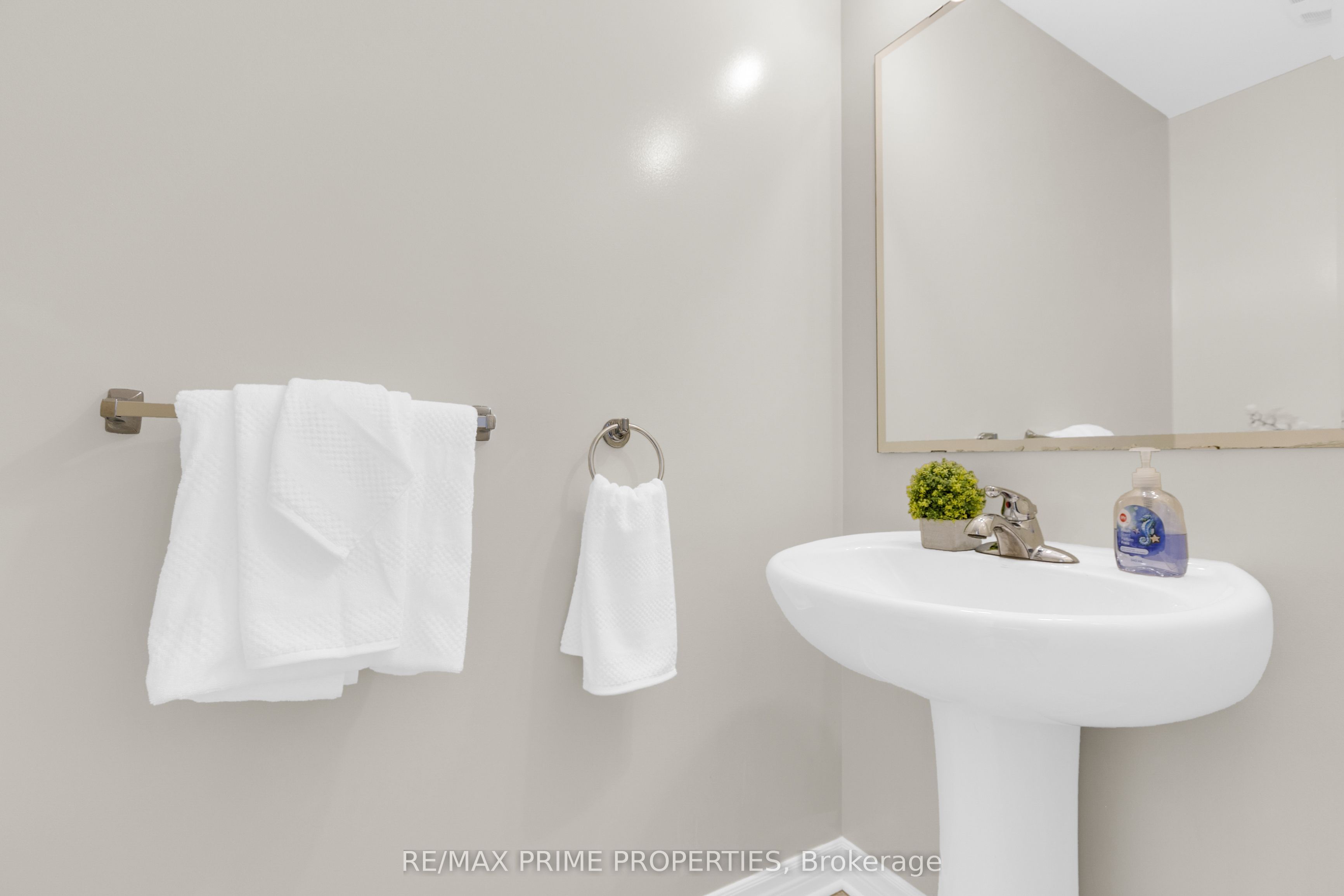 1149 Beckett Crescent, Stittsville - Munster - Richmond, ON K2S 0Z2 photo 3