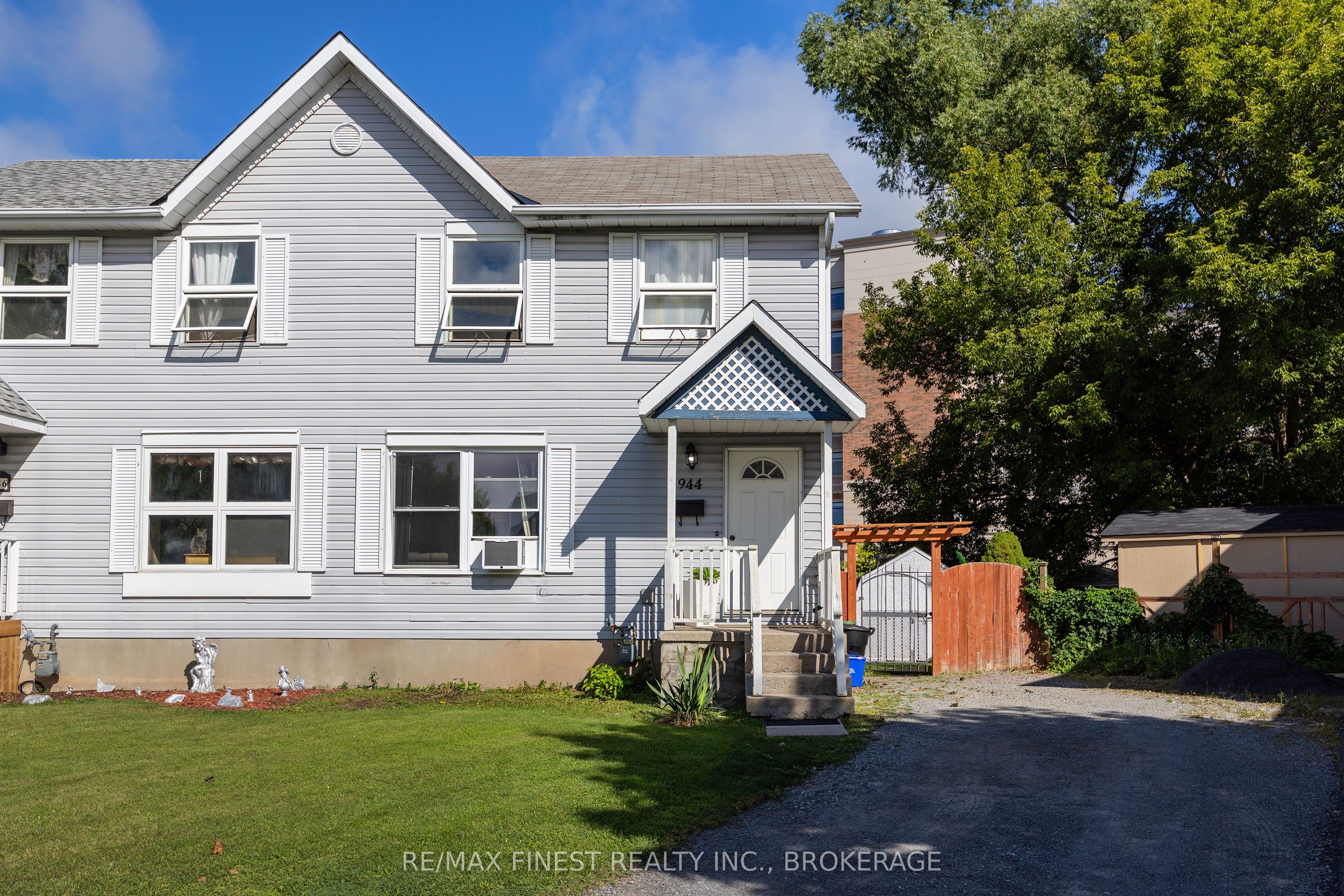 944 Uxbridge Crescent, Kingston, ON K7M 8K8 photo 3