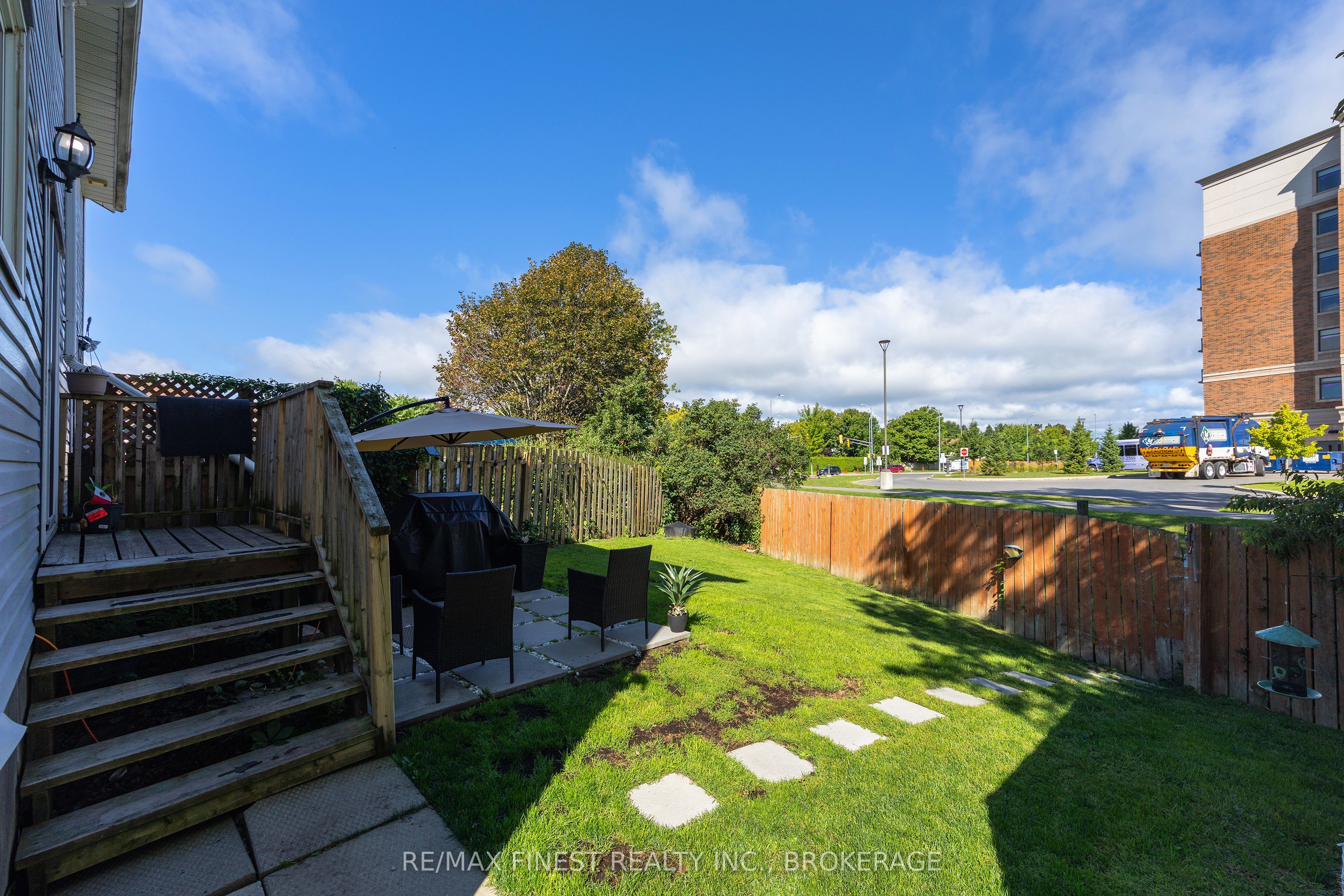 944 Uxbridge Crescent, Kingston, ON K7M 8K8 photo 5