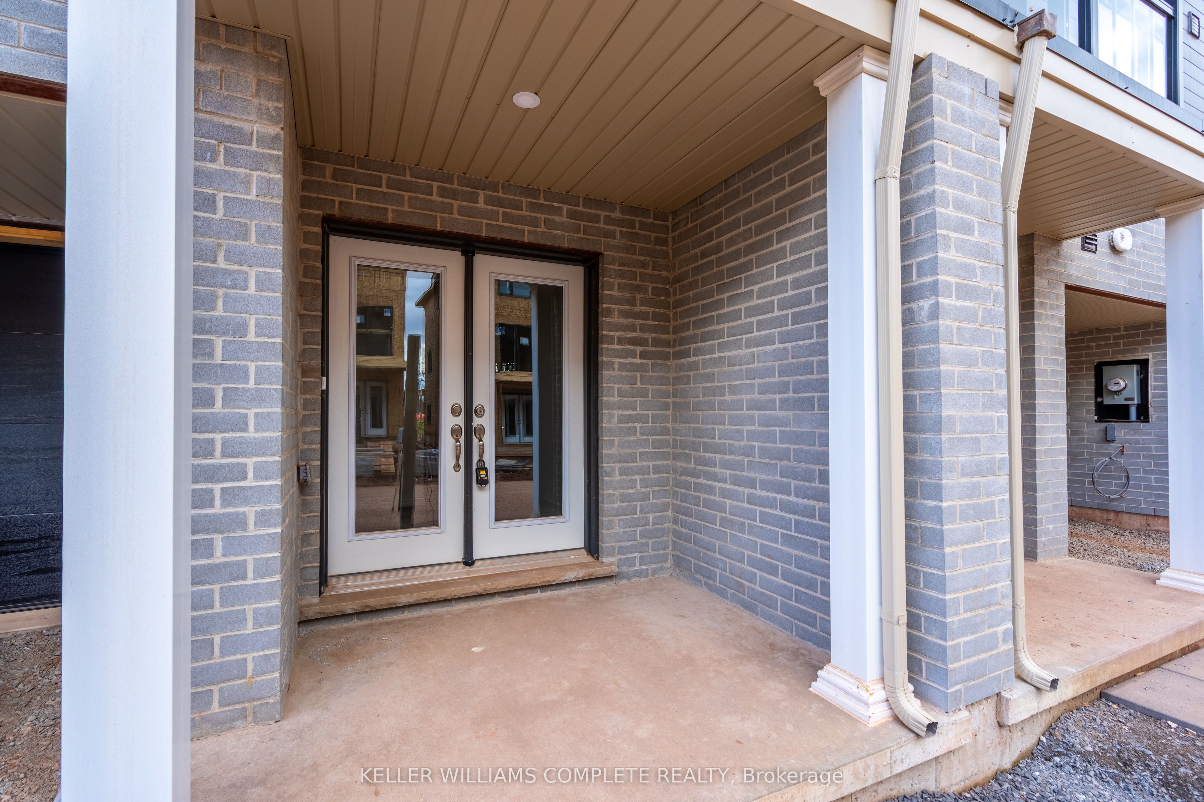 23 DRYDEN Lane, Hamilton, ON L8H 0B6 photo 5