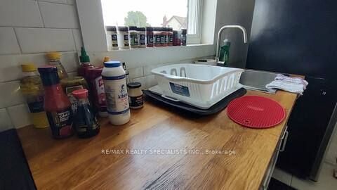 1064 Barton Street Apt 2, Hamilton, ON L8L 3E5 photo 3