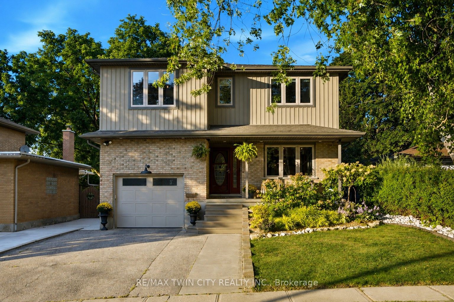 445 Sherring Street, Cambridge, ON N3H 2W7