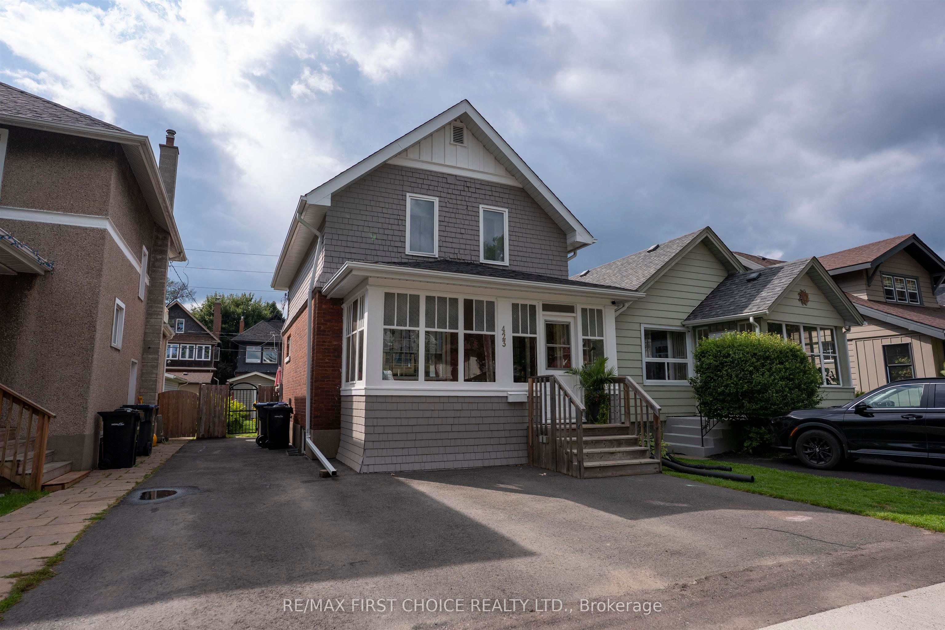 423 Marks Street S, Thunder Bay, ON P7E 1M4 photo 2