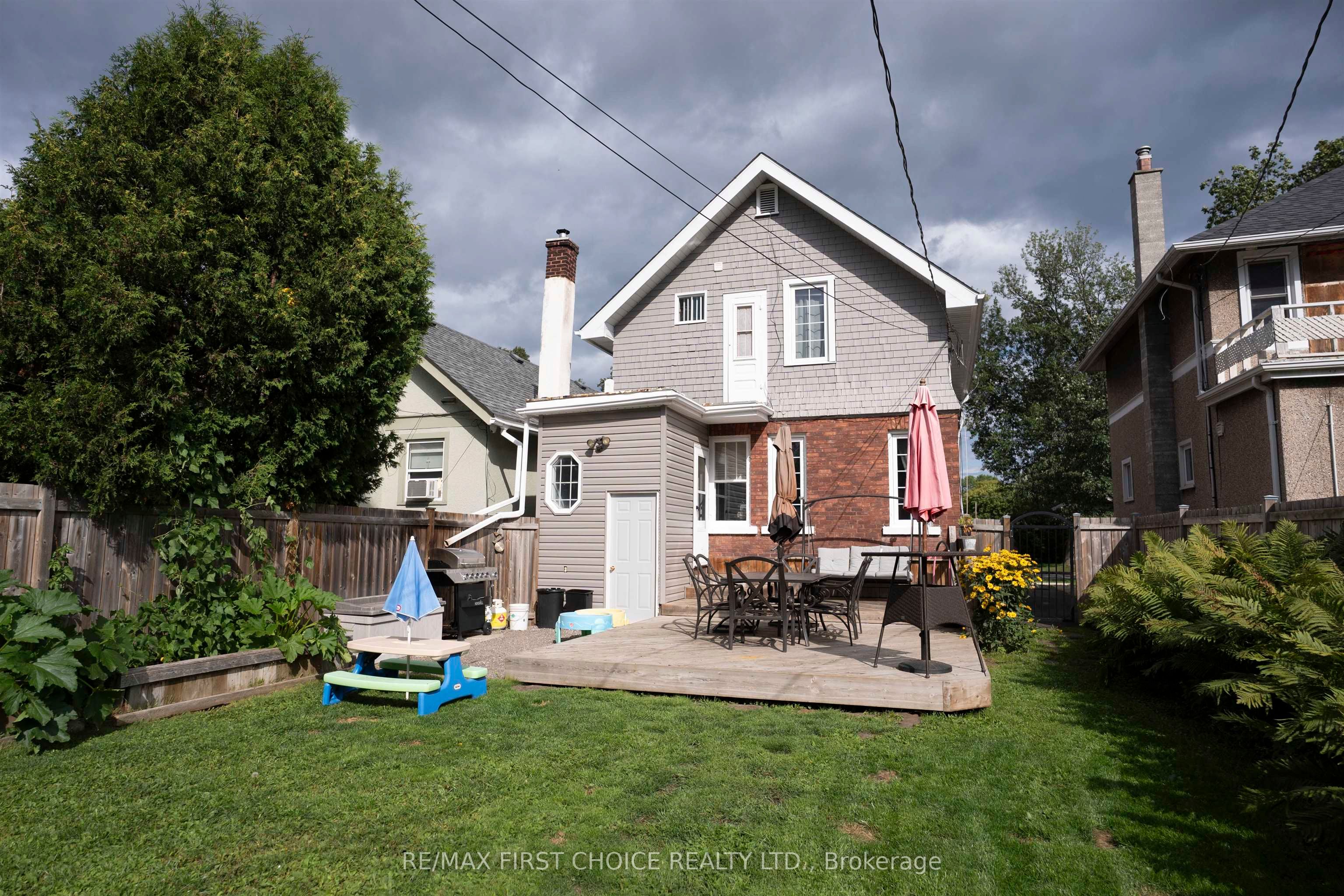 423 Marks Street S, Thunder Bay, ON P7E 1M4 photo 4