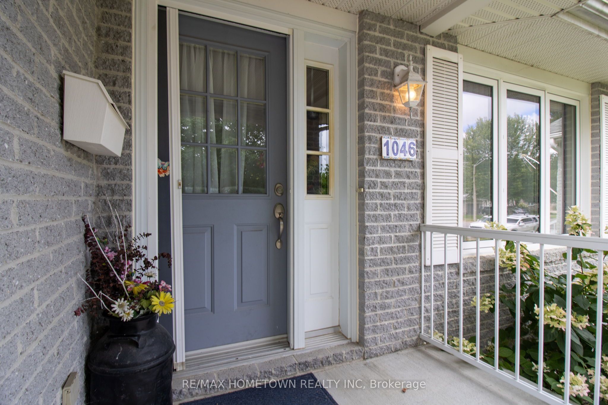1046 Bridlewood Drive, Brockville, ON K6V 7E9 photo 3
