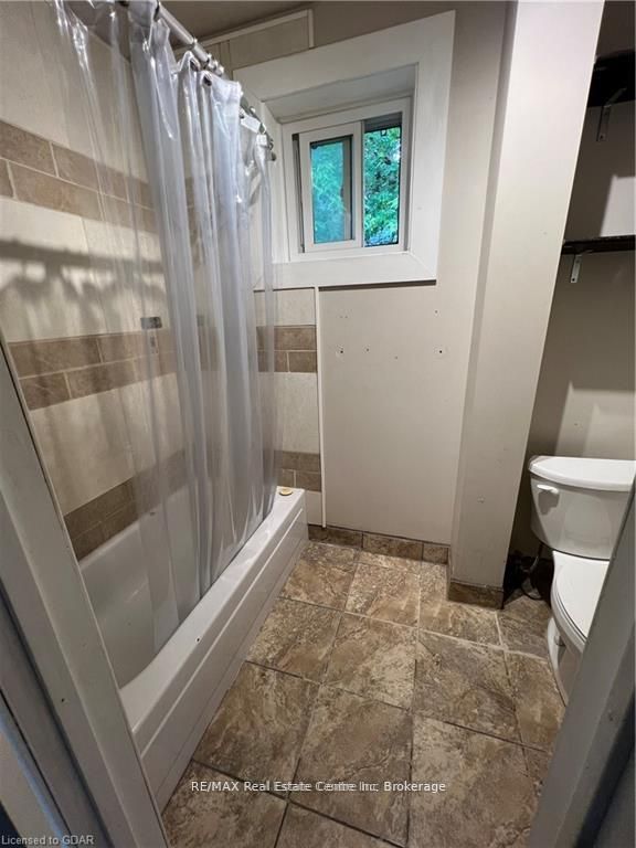 187 ARTHUR ST N Street B, Guelph, ON N1E 4V6 photo 2