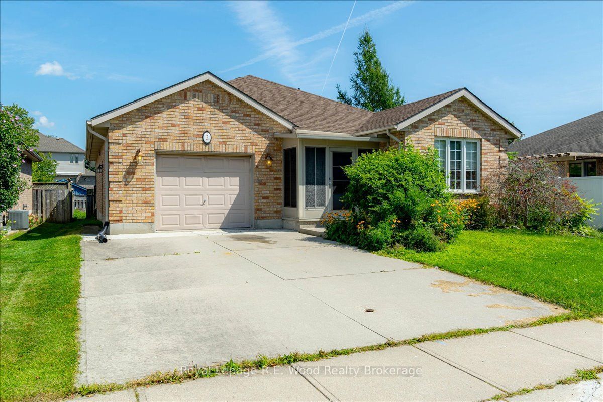 2 ORIOLE Crescent, Woodstock, ON N4T 1T1