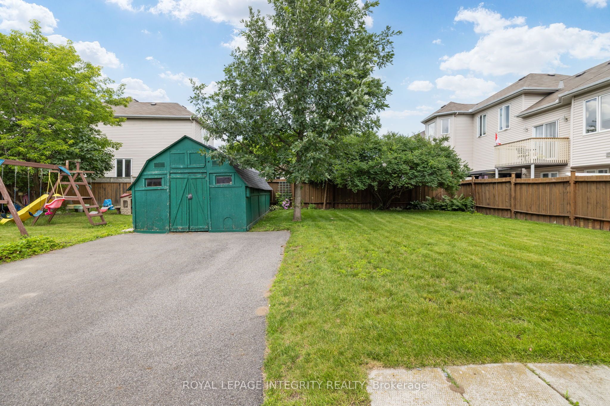 1081 Kenaston Street, Cyrville - Carson Grove - Pineview, ON K1B 3P8 photo 3