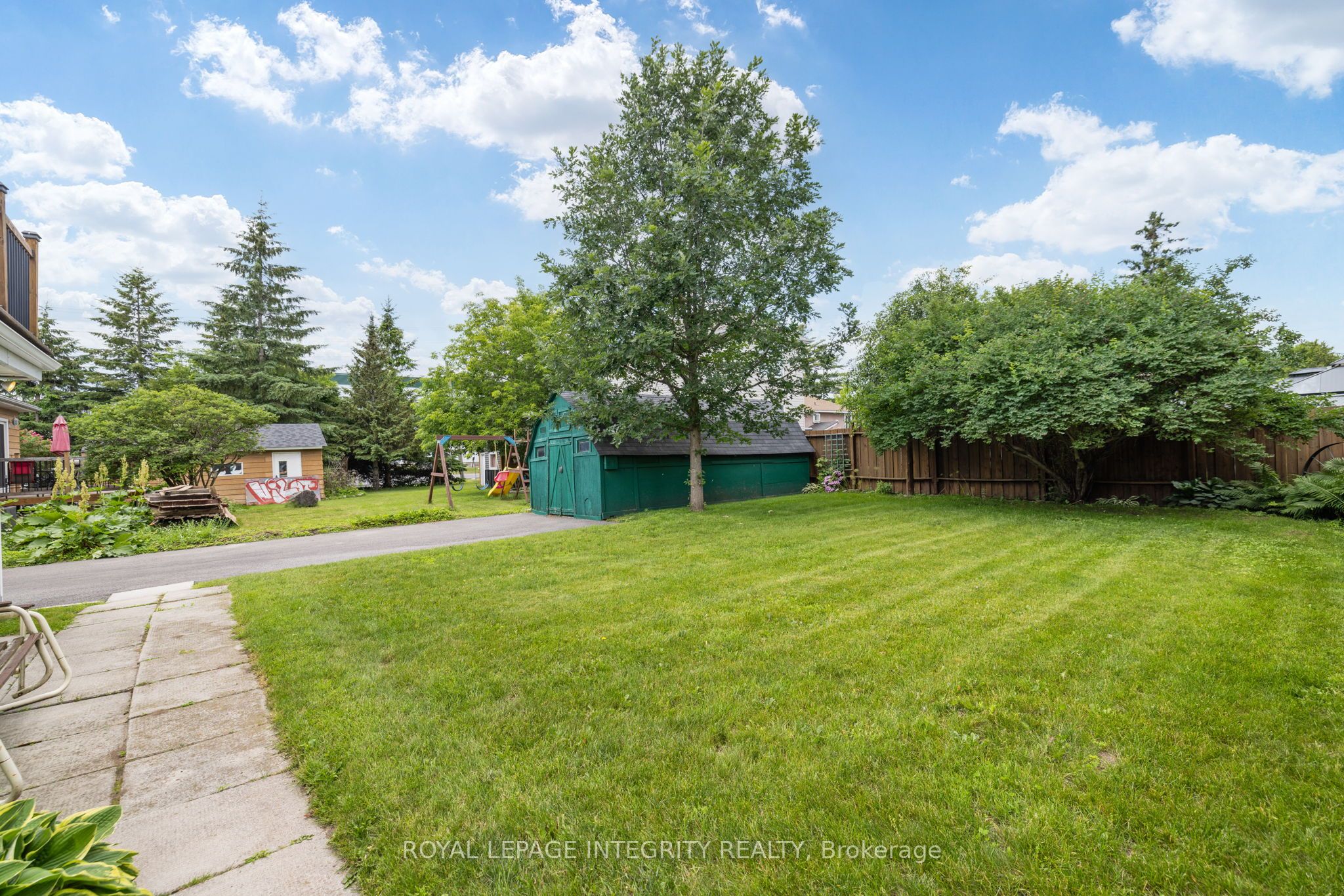 1081 Kenaston Street, Cyrville - Carson Grove - Pineview, ON K1B 3P8 photo 4