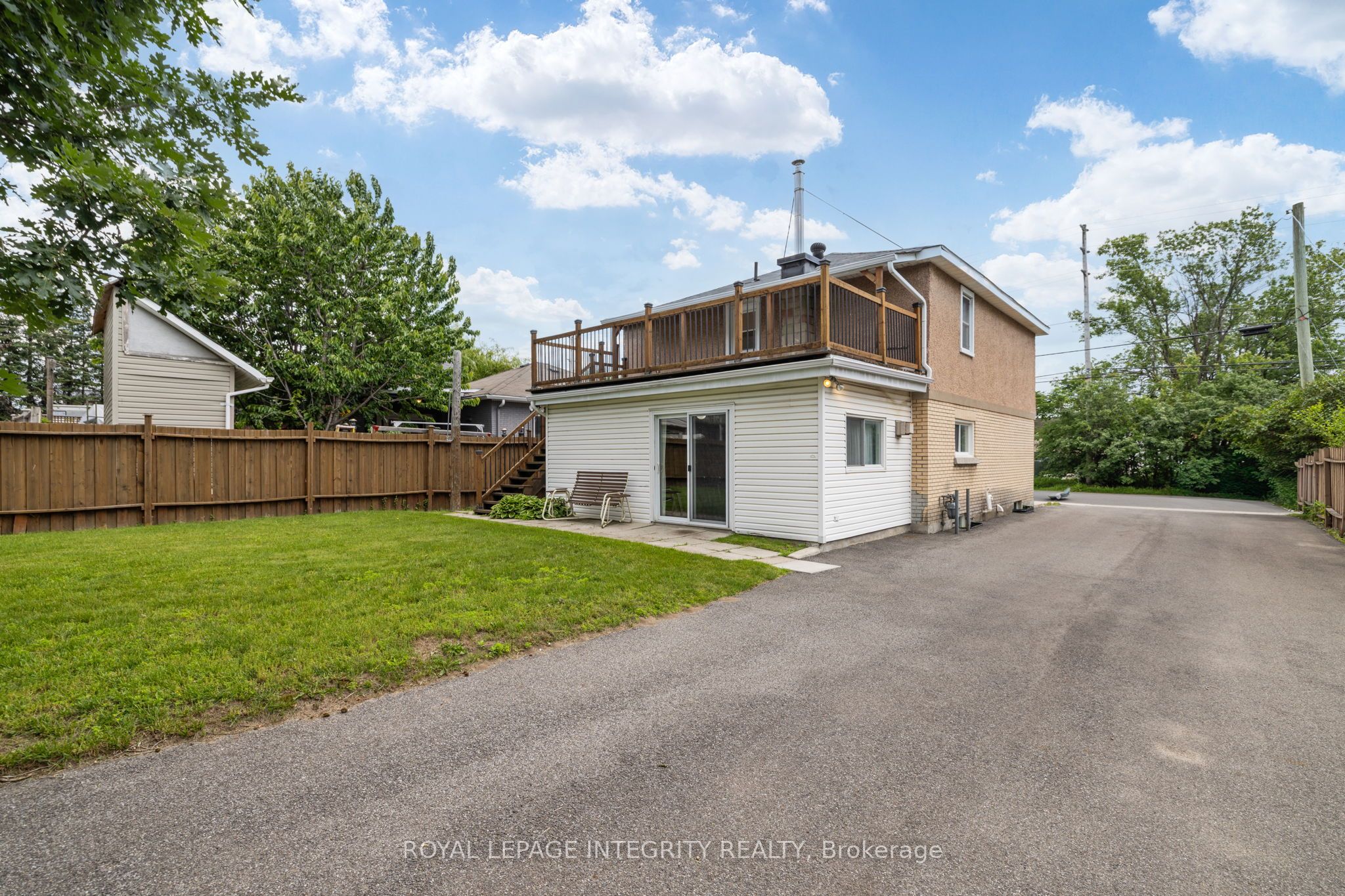 1081 Kenaston Street, Cyrville - Carson Grove - Pineview, ON K1B 3P8 photo 5