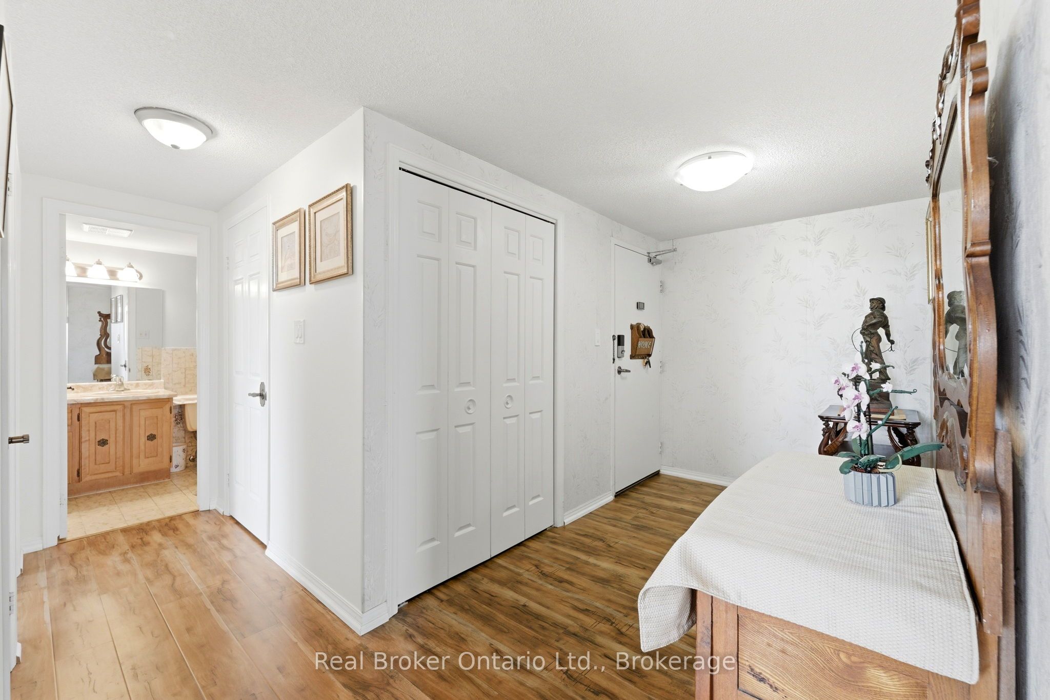 40 Harrisford Street 908, Hamilton, ON L8K 6N1 photo 5