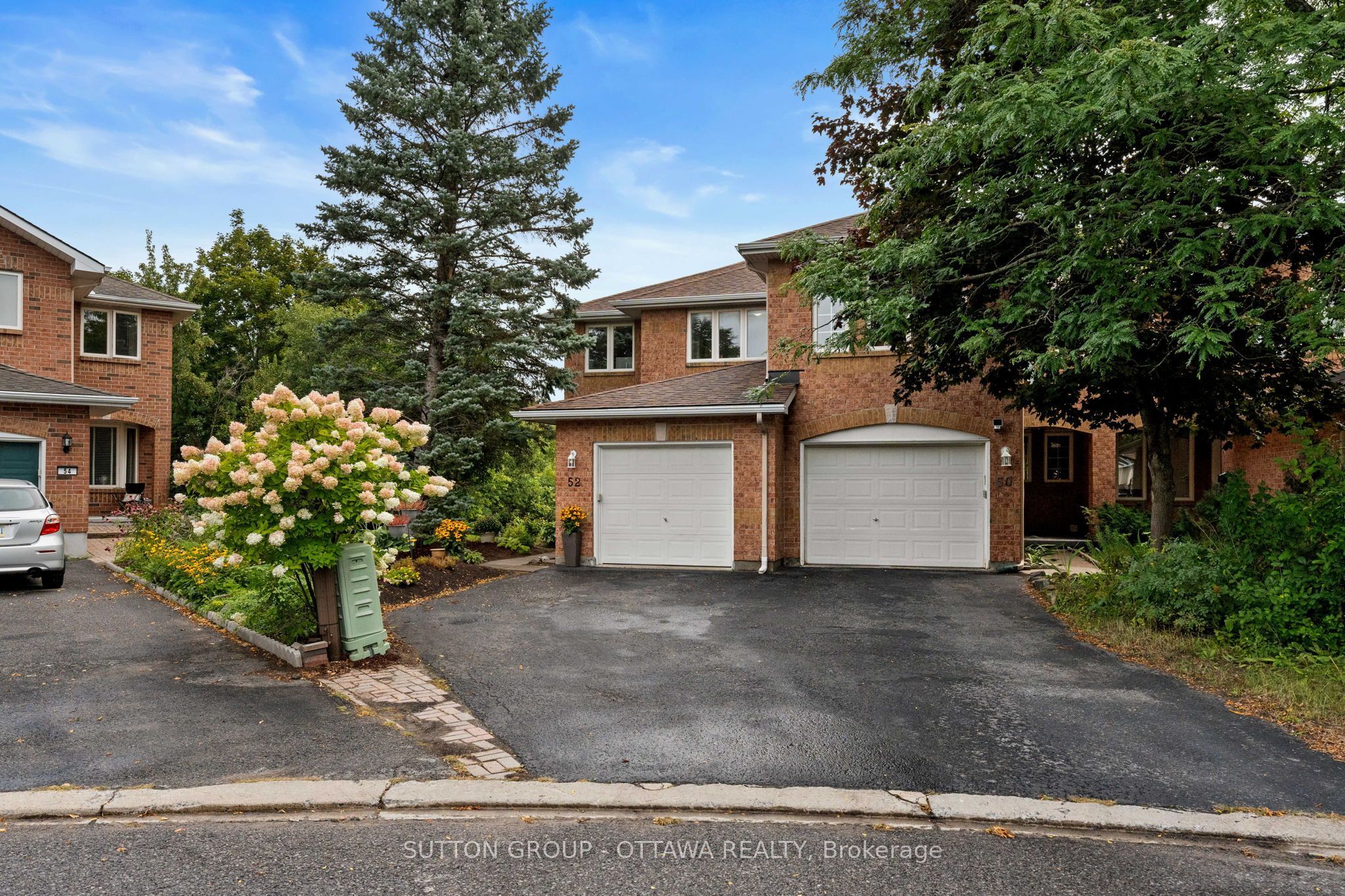 52 Windcrest Court, Kanata, ON K2T 1B5