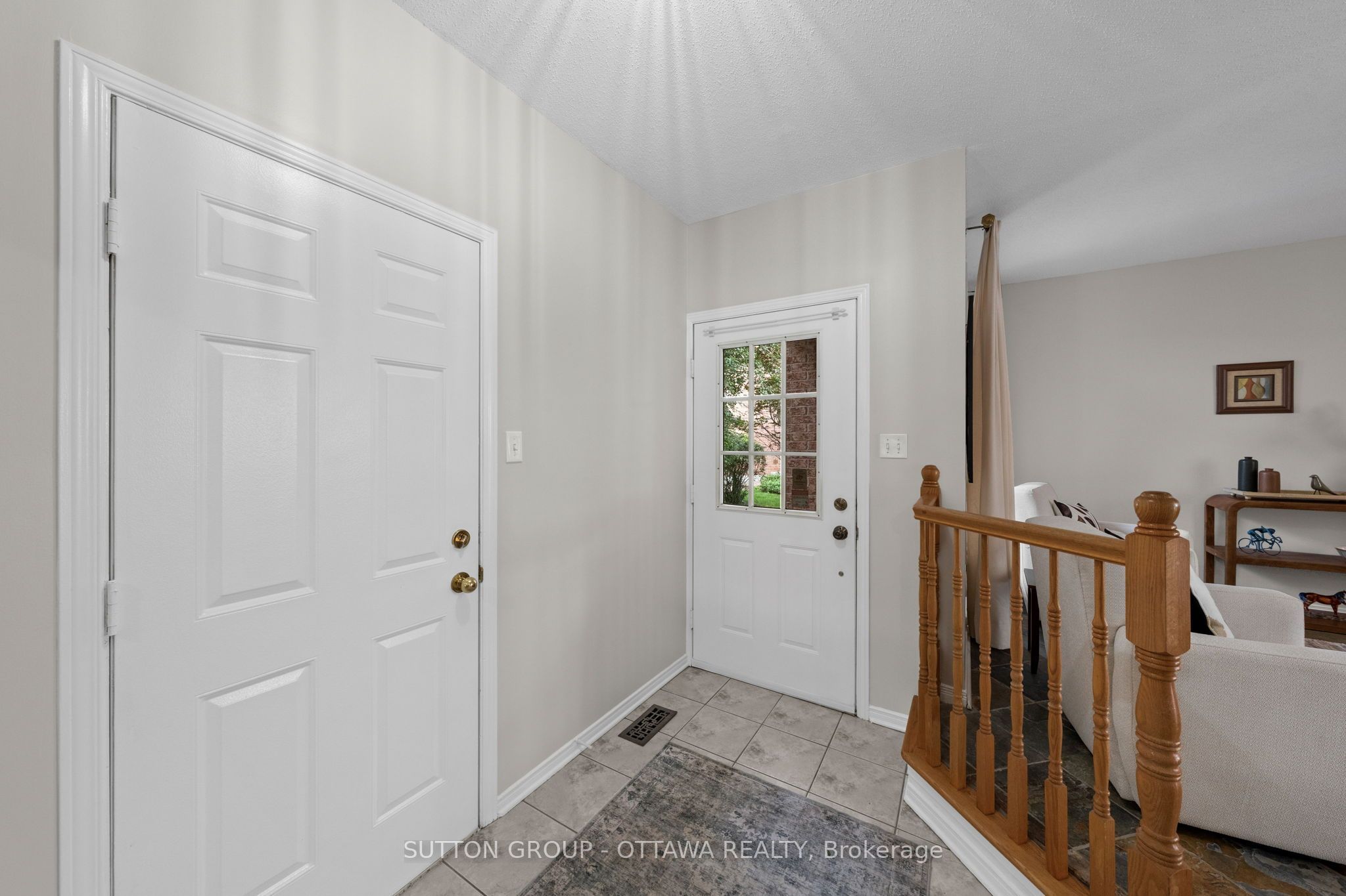 52 Windcrest Court, Kanata, ON K2T 1B5 photo 4