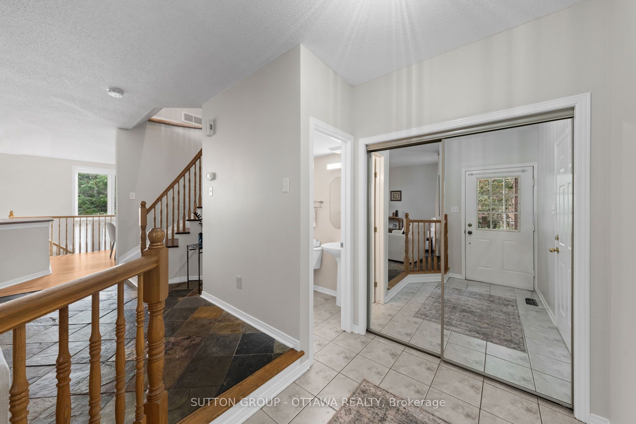 52 Windcrest Court, Kanata, ON K2T 1B5 photo 5