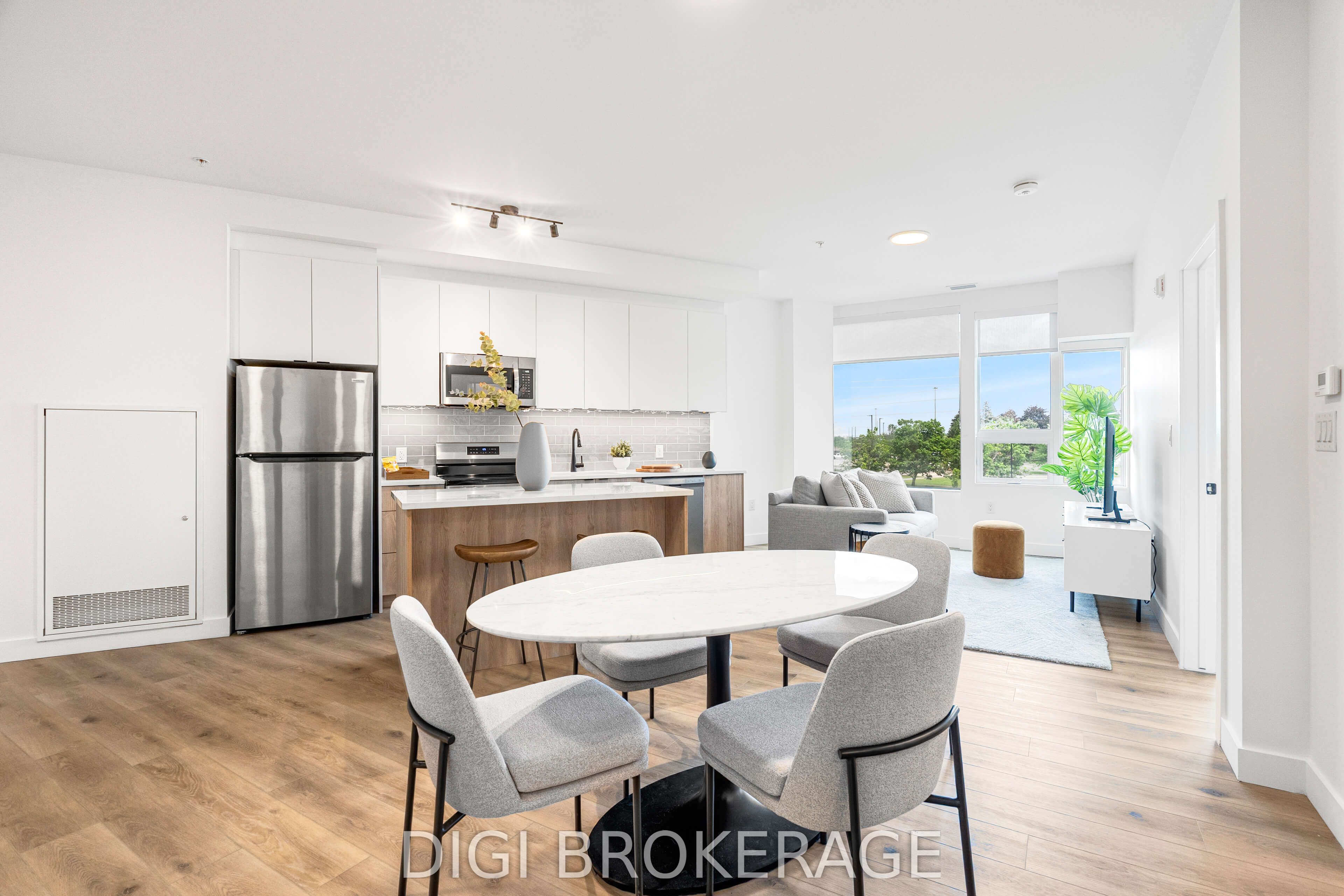 1600 James Naismith Drive 405, Cyrville - Carson Grove - Pineview, ON K1B 5N8 photo 2