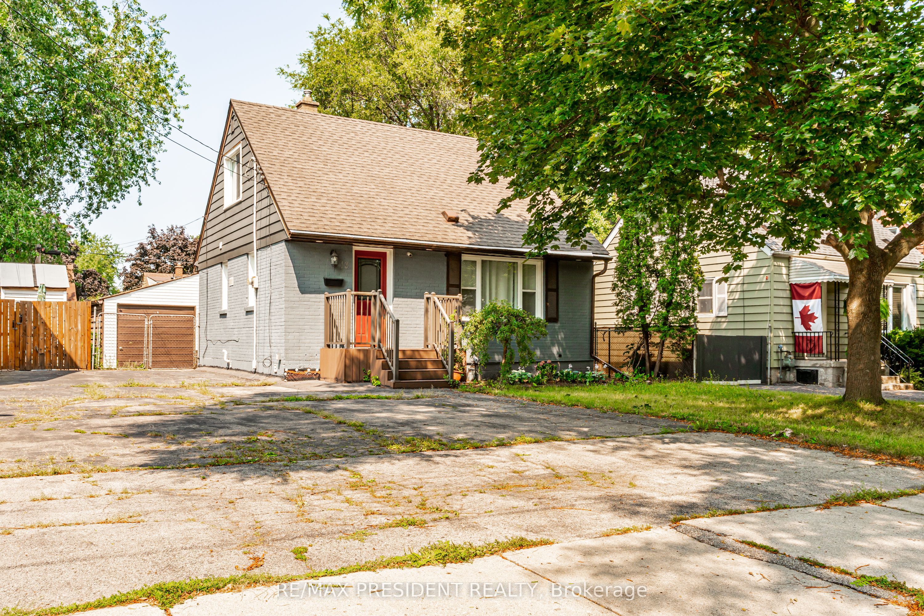 13 Lewis Street, Hamilton, ON L8H 6C3