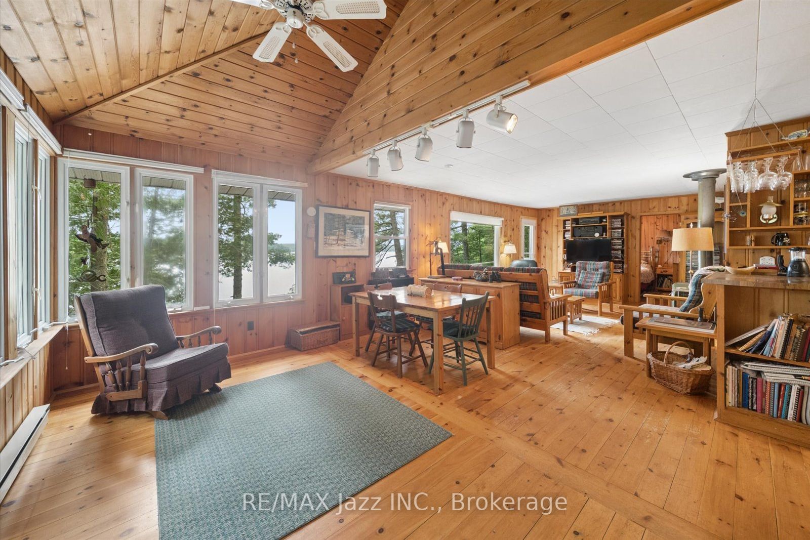 1022 Two Dogs Lane, Algonquin Highlands, ON K0M 1J2 photo 4