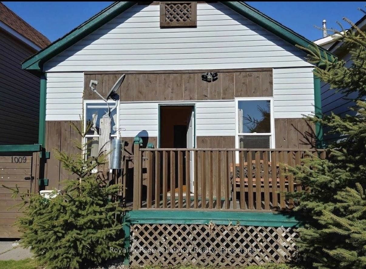 1009 Alexandra Street, Thunder Bay, ON P7C 3G6 photo 2